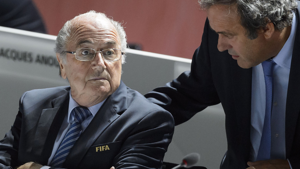 Blatter (li) und Platini beim FIFA-Kongress 2015 | AFP