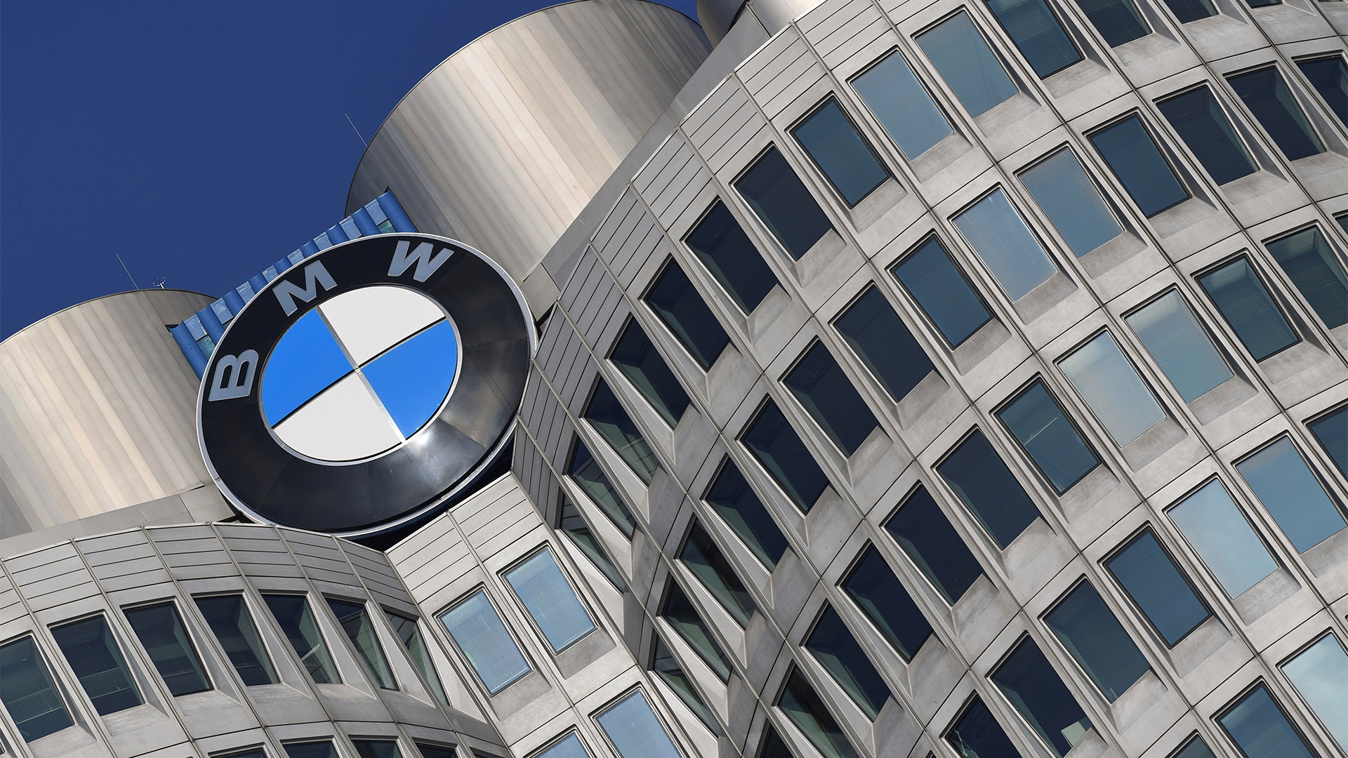 Die BMW Zentrale in München | REUTERS
