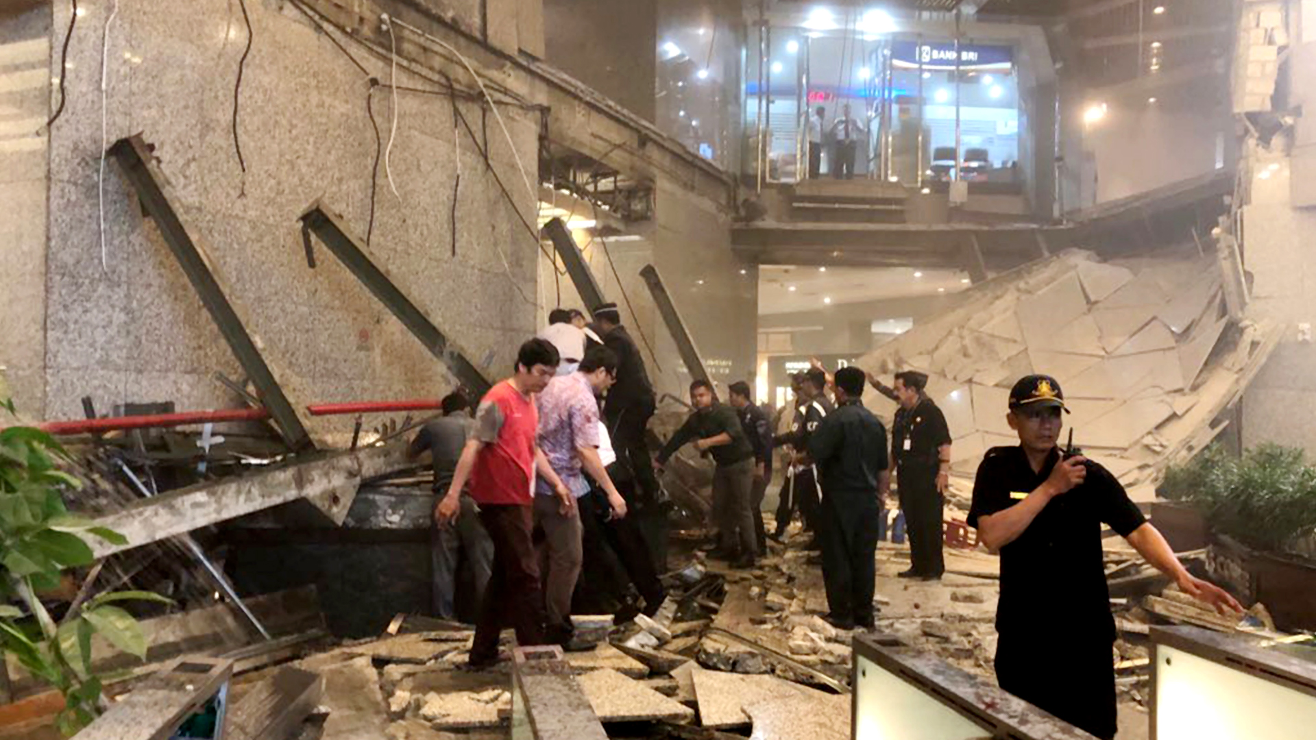 Zwischengeschoss in der Börse von Jakarta eingestürzt