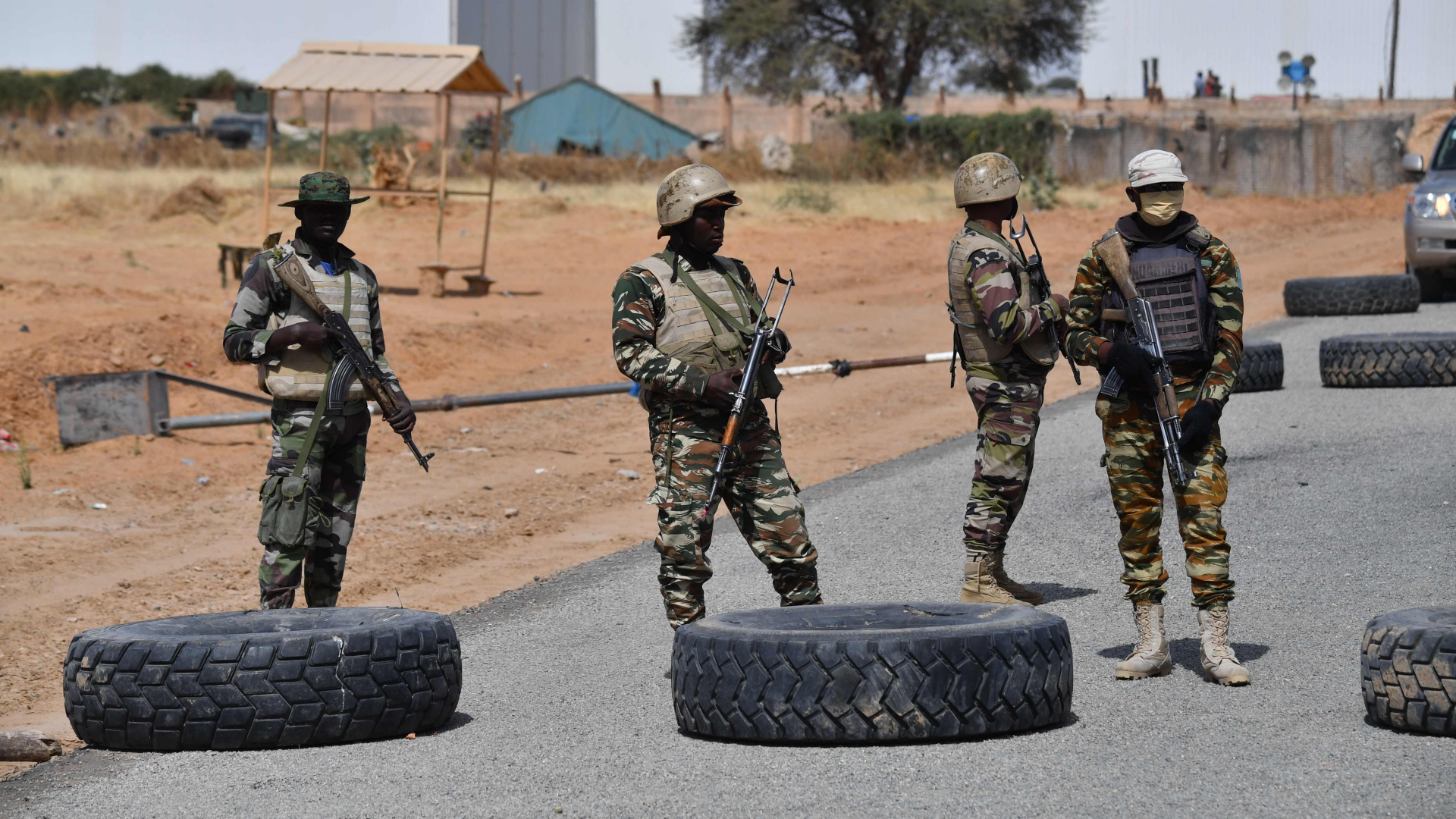 Nigerianischen Soldaten in der Grenzregion mit dem Niger (Archivbild). | AFP