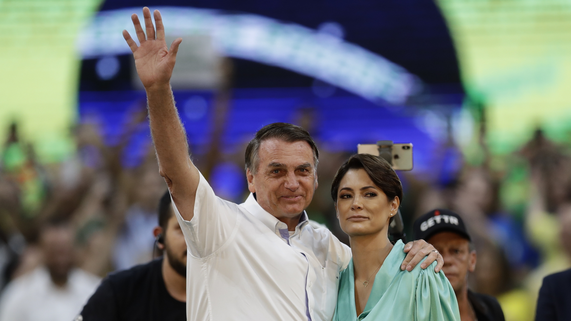 Bolsonaro mit seiner Ehefrau nach seiner Nominierung zum Präsidentschaftskandidaten | dpa