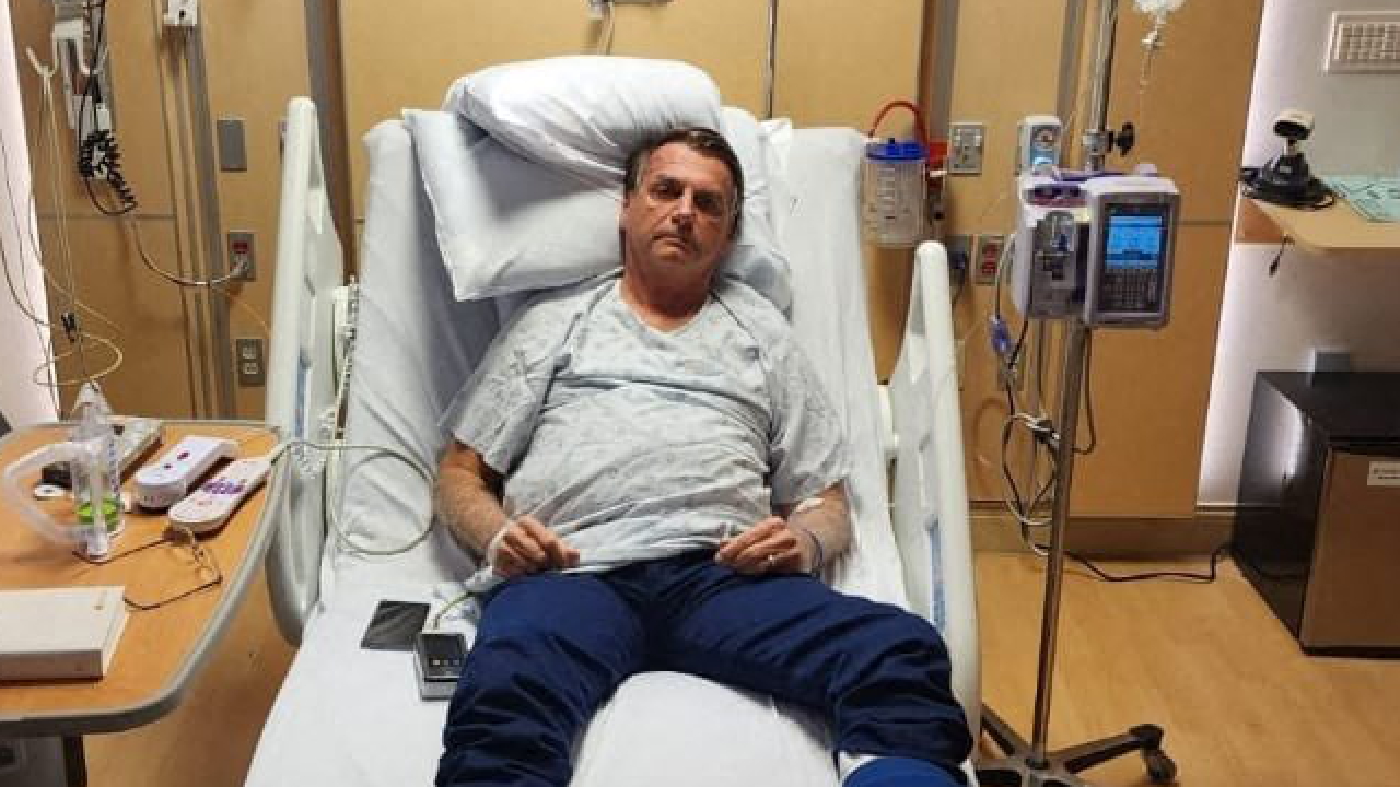 Ein von Bolsonaro verbreitetes Foto aus dem Krankenhaus in Kissimmee, USA. | AFP