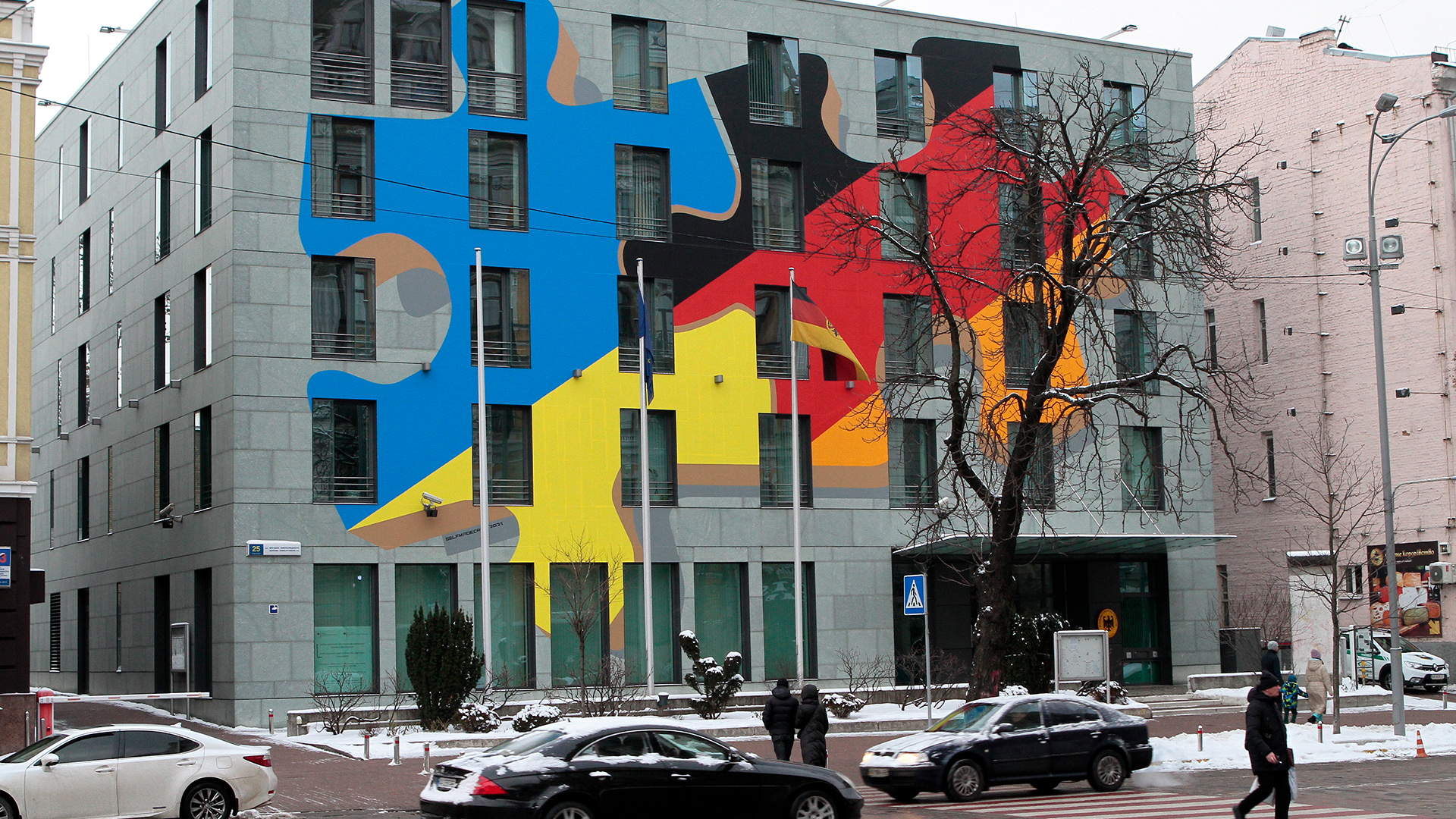 Das Gebäude der Deutschen Botschaft in Kiew. | dpa