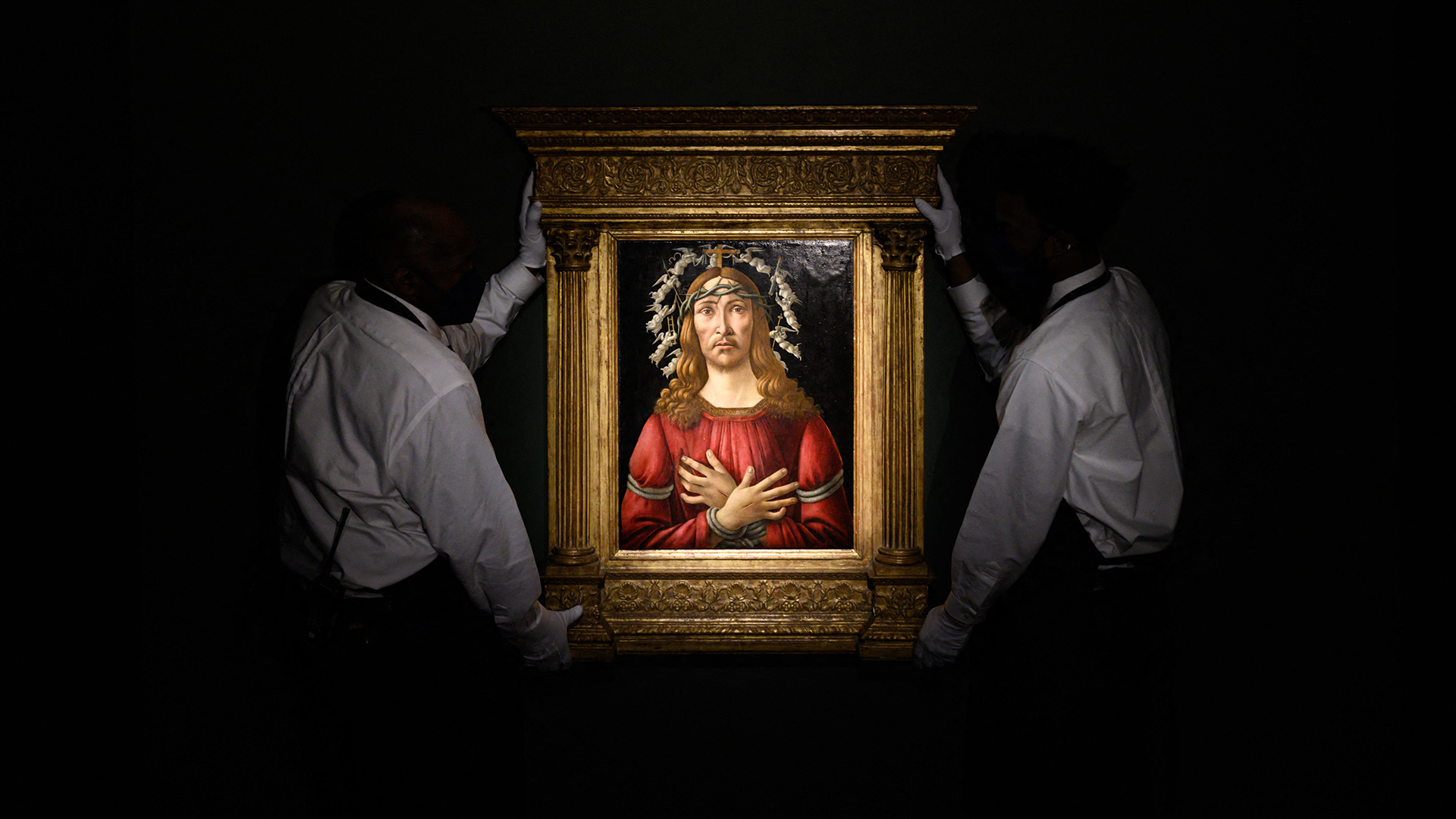 Das Gemälde "Man of Sorrows" von Botticelli bei Sotheby's in New York. | AFP