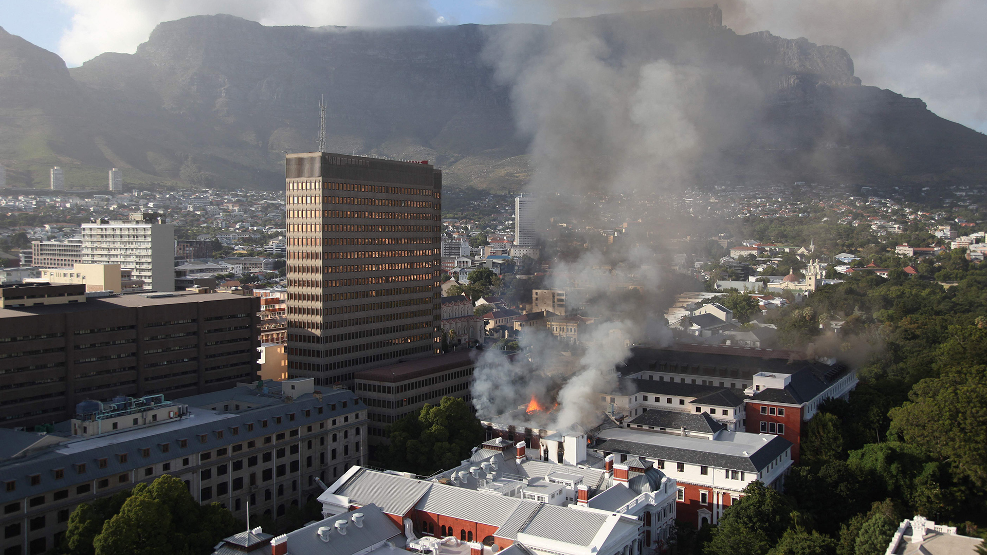 Brand im Parlament von Südafrika ausgebrochen