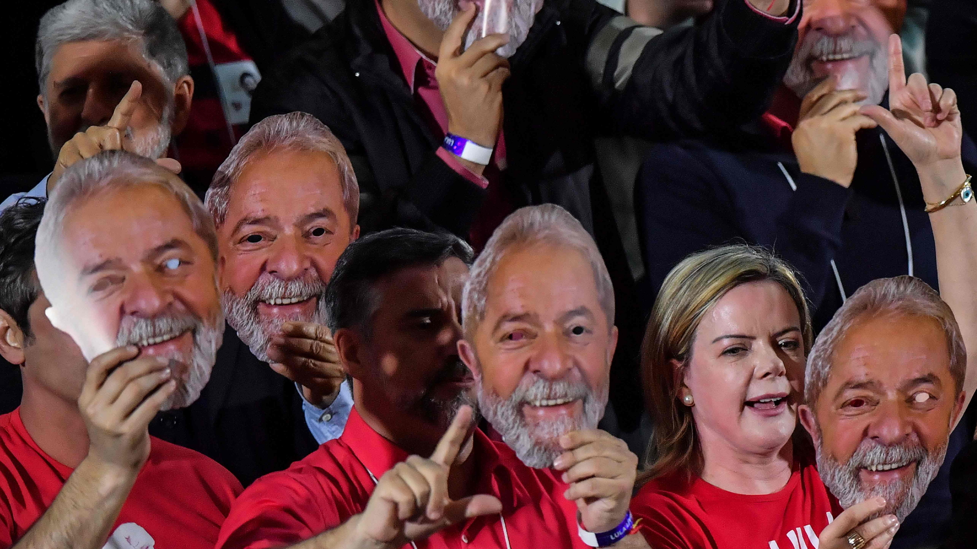 Delegierte der Arbeiterpartei Brasiliens stimmen für Lula da Silva