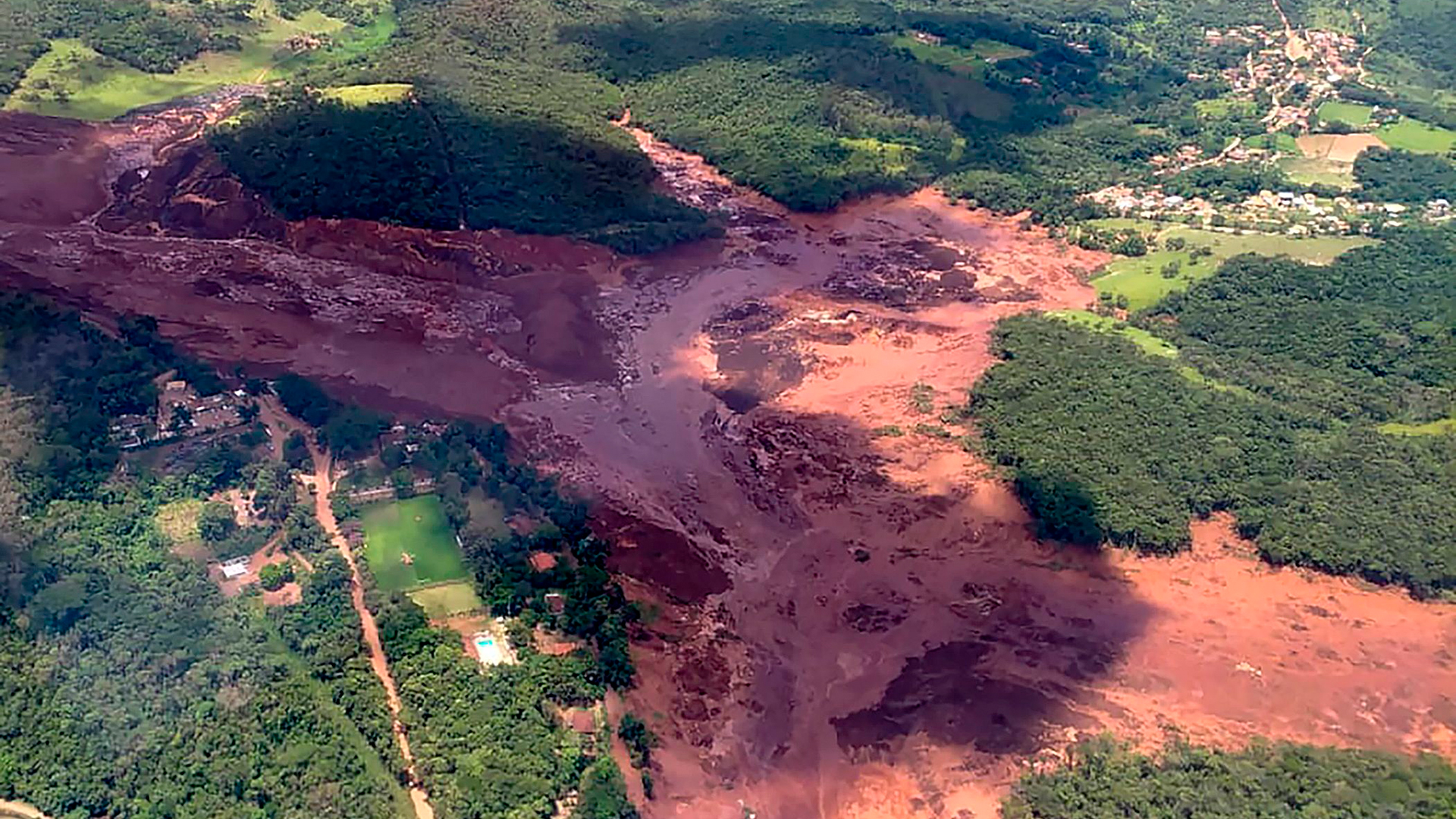 Blick auf eine Schlammlawine im Bundesstaat Minas Gerais | Bildquelle: AFP