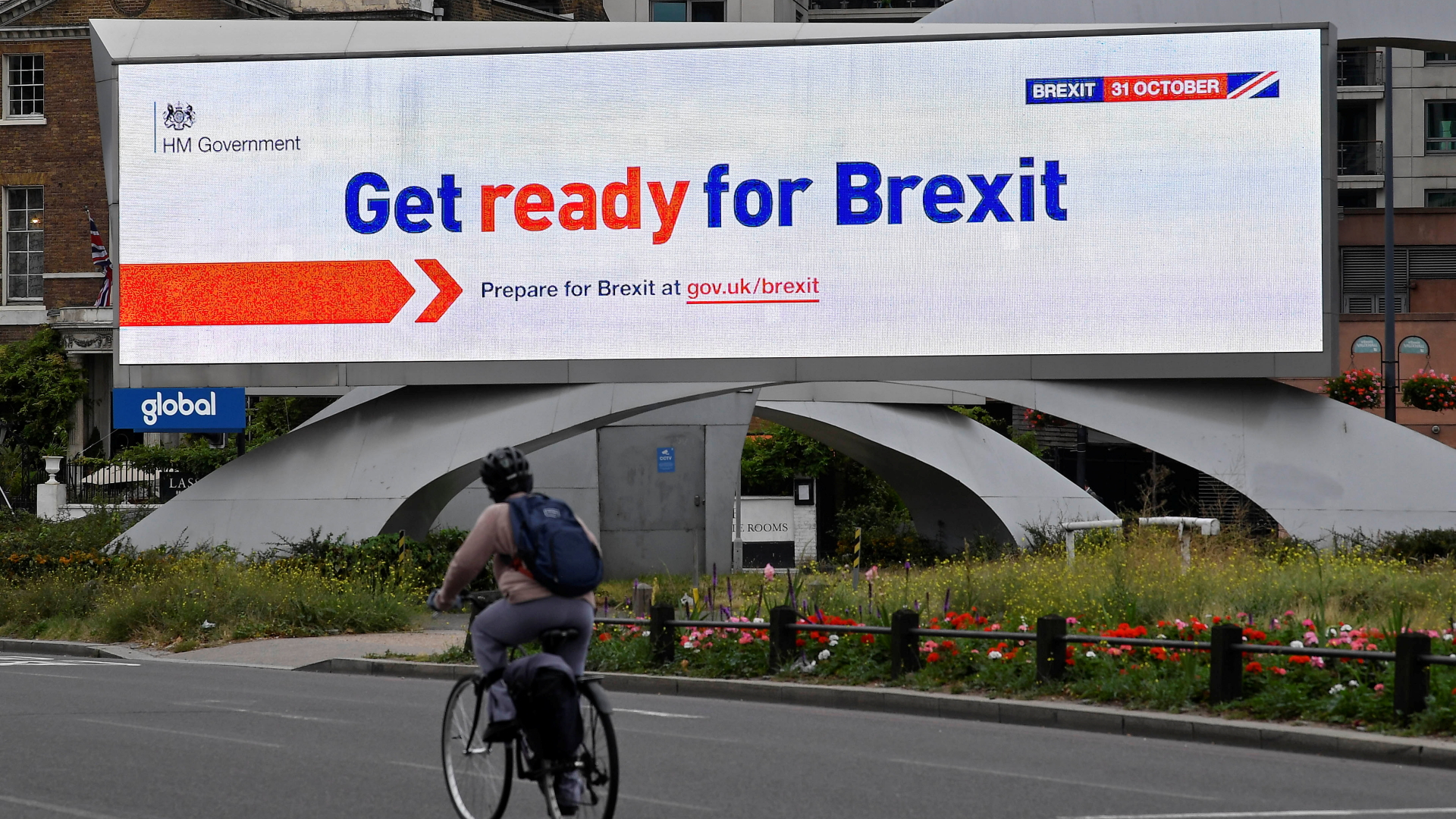 Ein Plakat der Regierung weist die Briten an, sich auf den Brexit am 31. Oktober vorzubereiten. | REUTERS