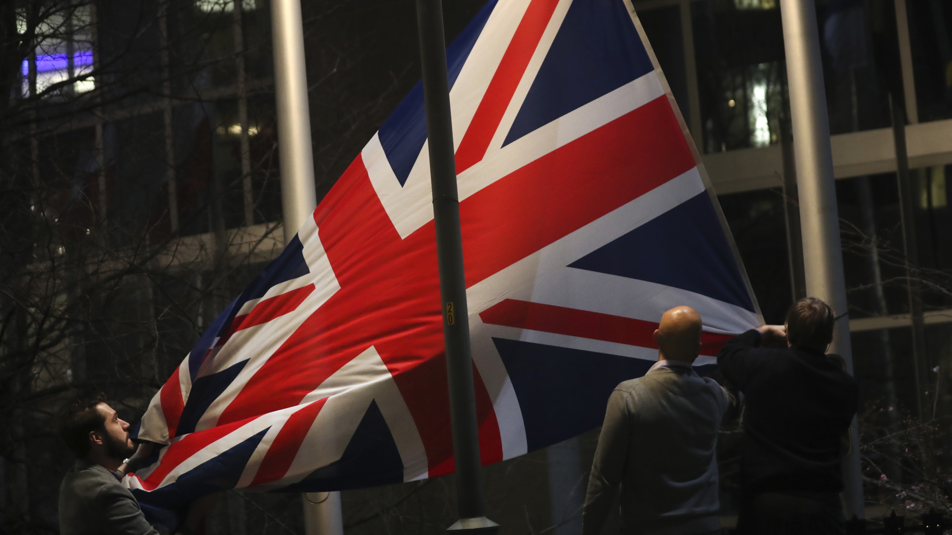 Britische Flagge wird abgehängt | dpa
