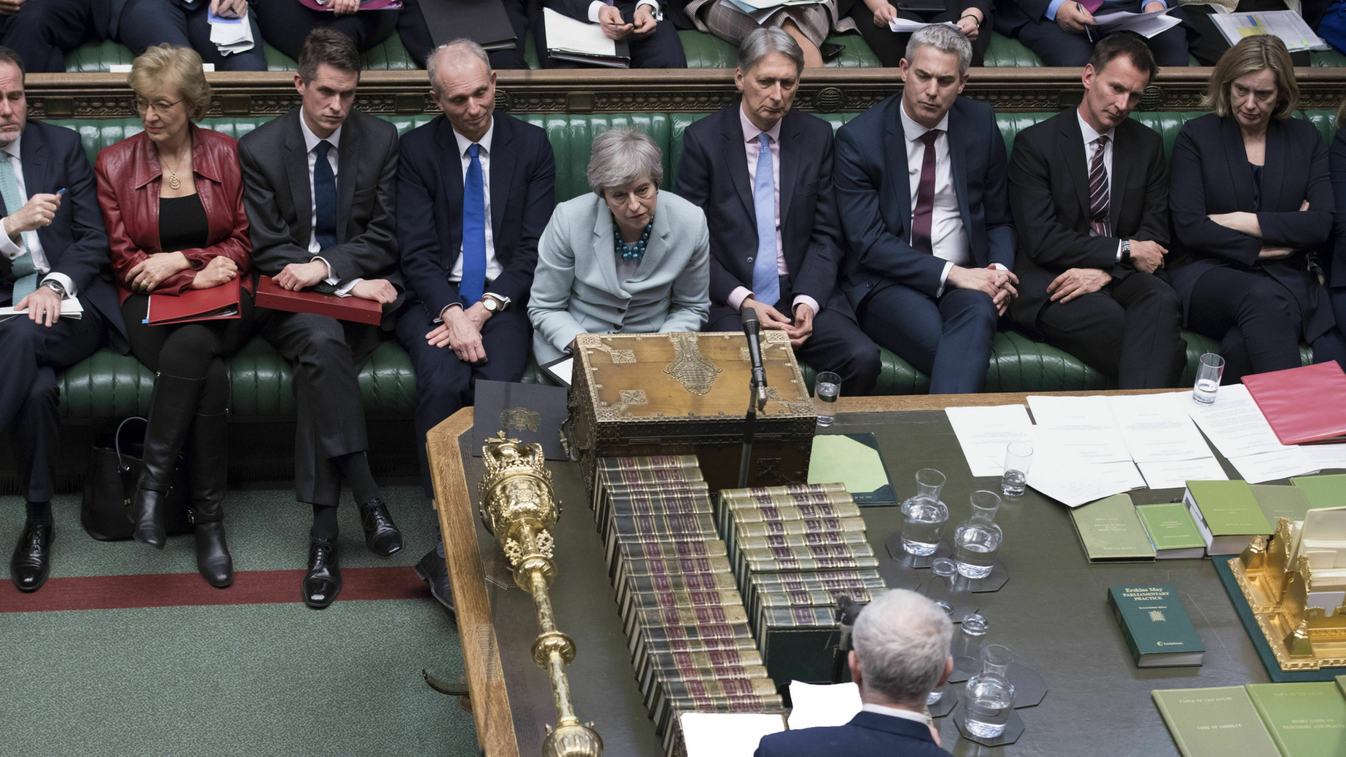 Der britische Labour-Parteichef Jeremy Corbyn spricht im Unterhaus, nachdem Premierministerin Theresa May eine Erklärung zu Brexit abgegeben hatte.