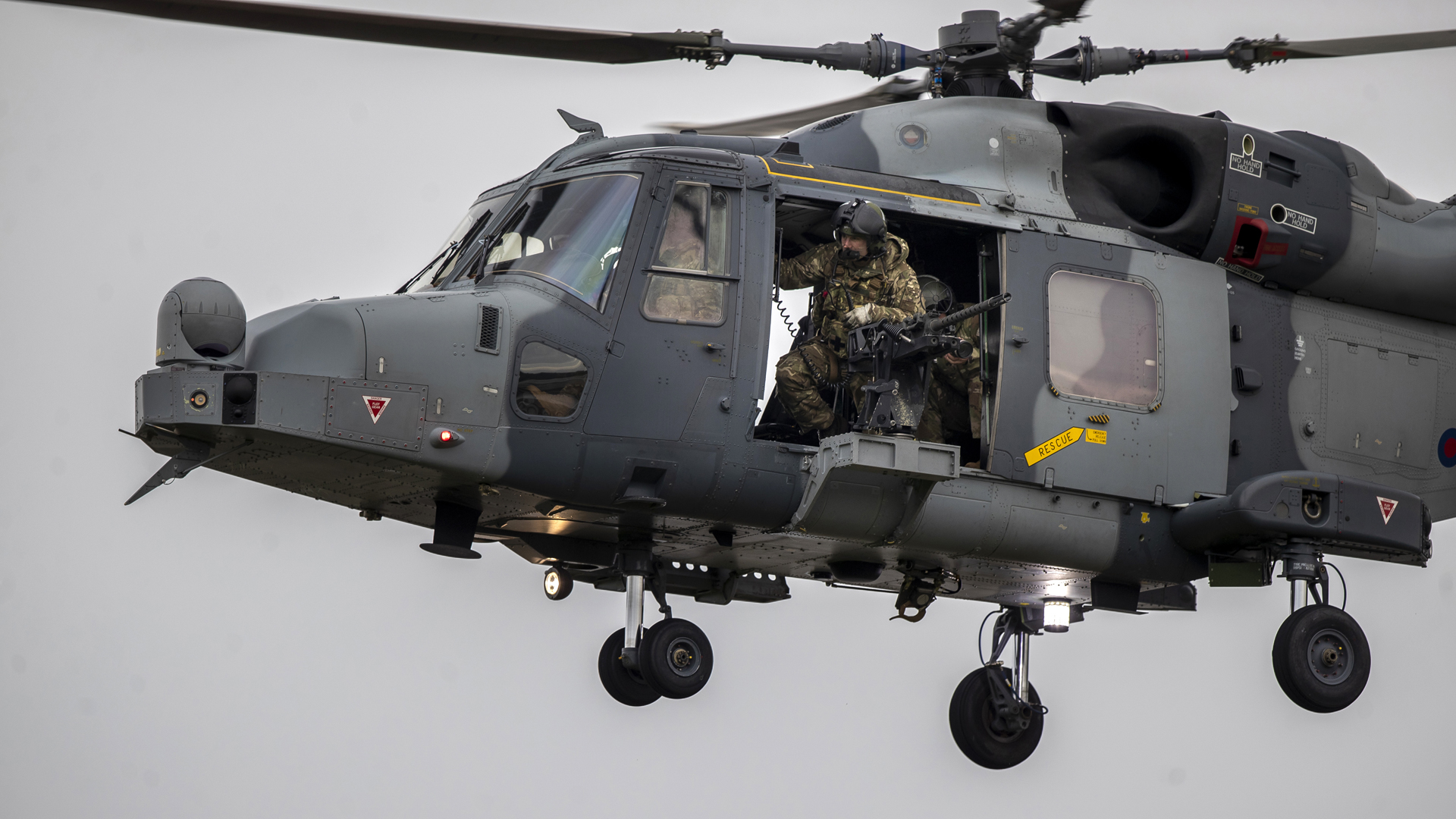 Ein britischer Wildcat-Hubschrauber beim NATO-Manöver "Flaming Sword 2022". | picture alliance / ASSOCIATED PR