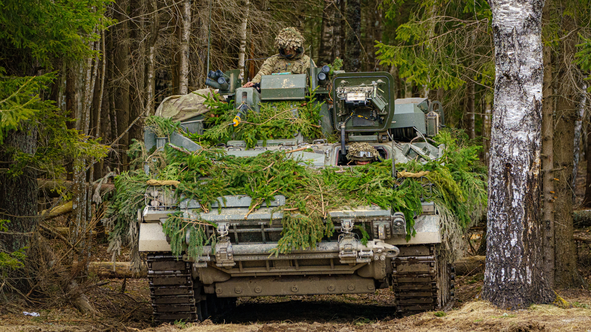 Britischer Panzer bei einem Manöver in Estland | dpa