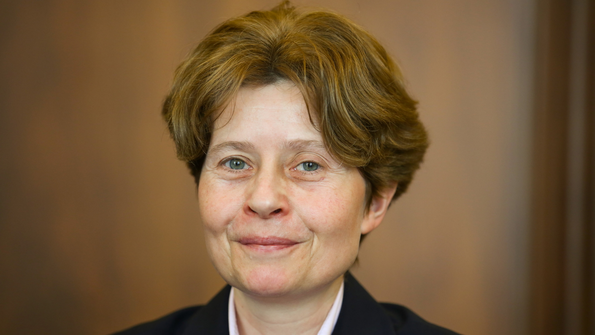 Britta Bannenberg, Professorin an der Justus-Liebig-Universität Gießen, bei einer Pressekonferenz im März 2013. | dpa