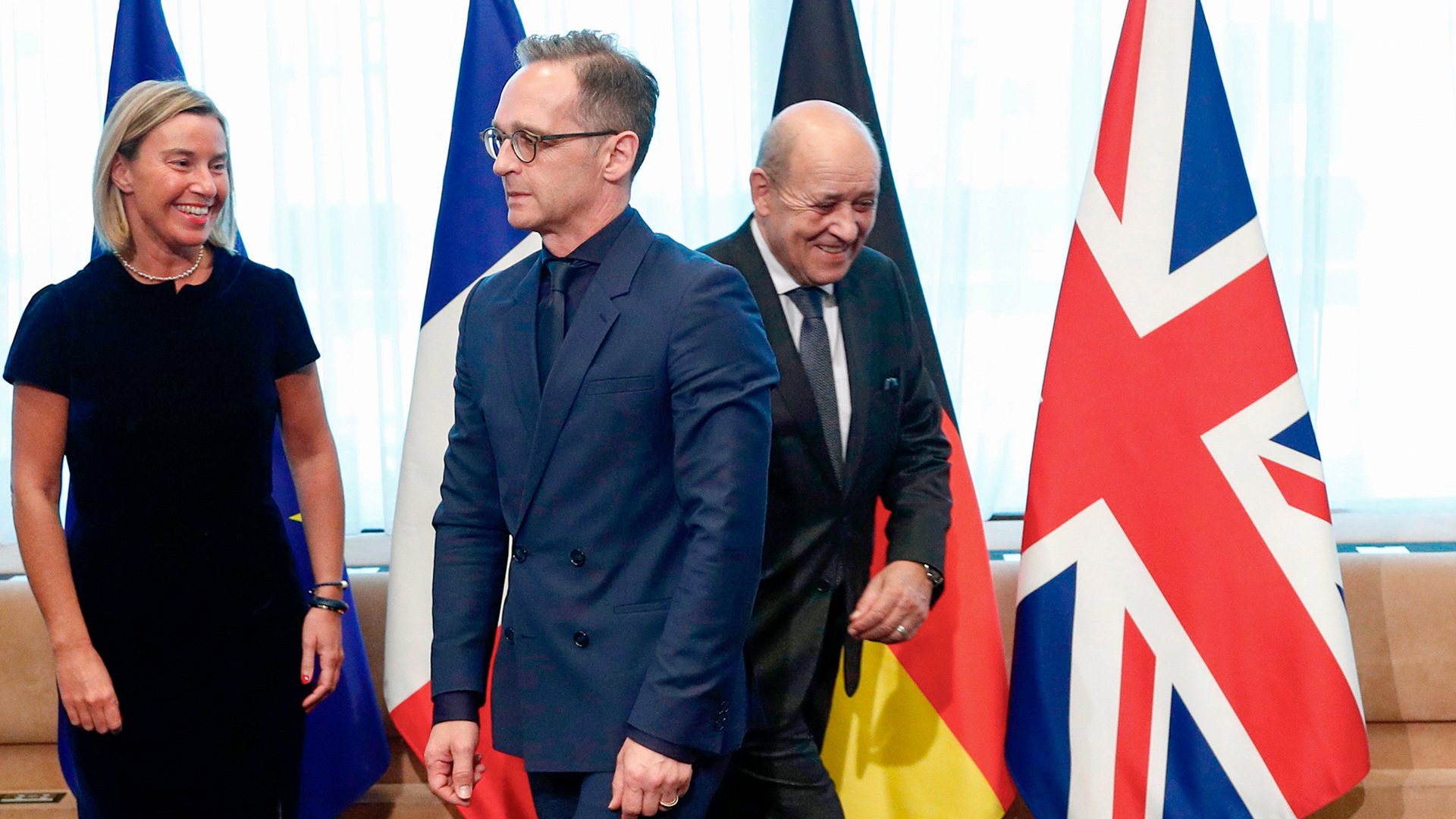 Außenminister Heiko Maas (m.) mit der EU-Außenbeauftragten Federica Mogherini (l.), Brüssel | AFP