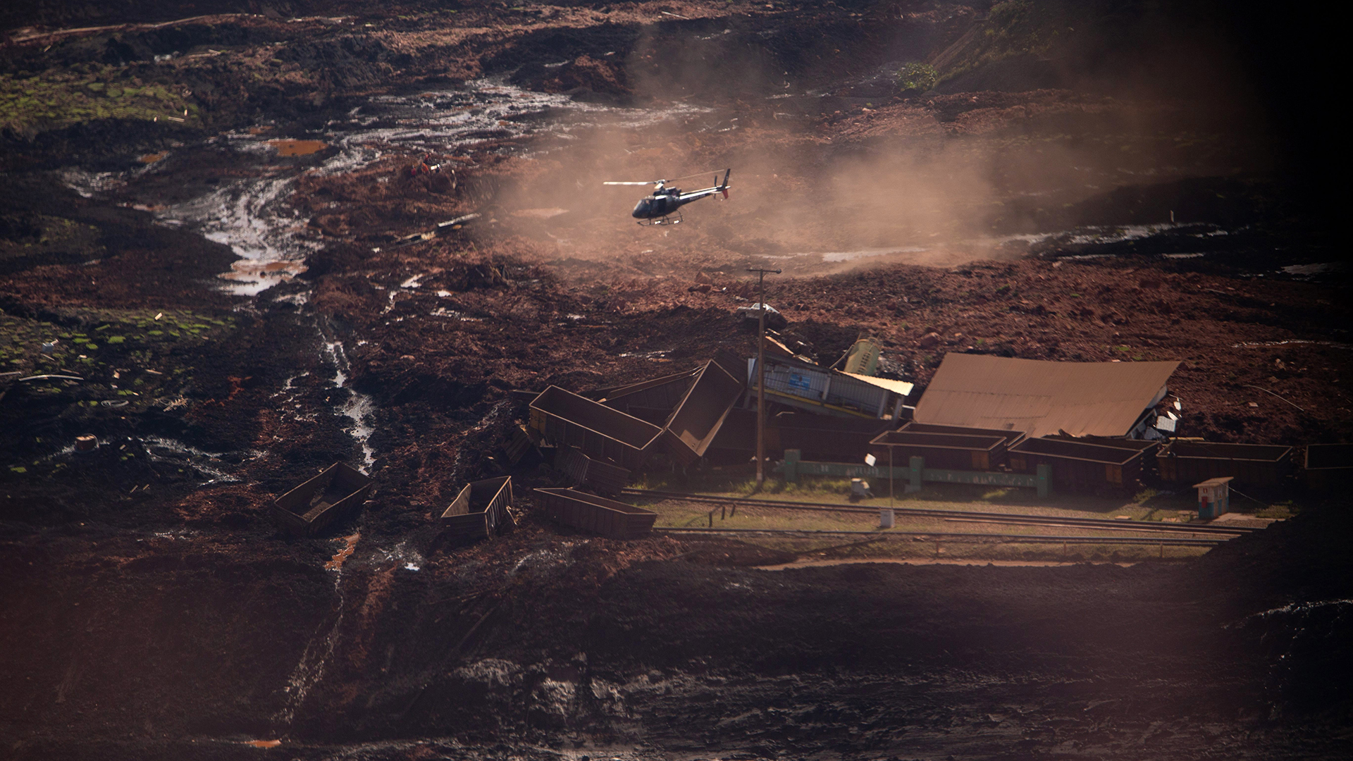 Luftaufnahme nahe der brasilianischen Stadt Brumadinho mit Giftschlamm nach einem Dammbruch | picture alliance/dpa
