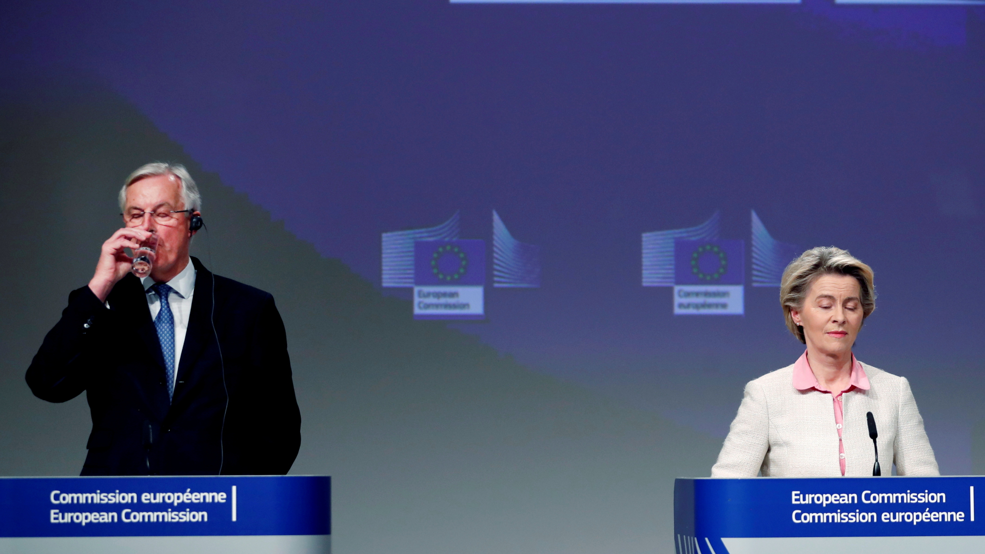 EU-Chefunterhändler Michel Barnier und Kommissionspräsidentin Ursula von der Leyen bei einer Pressekonferenz nach der Einigung auf ein Brexit-Handelsabkommen.