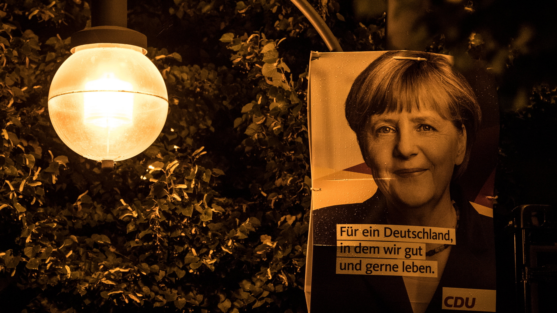 Ein Wahlplakat von Angela Merkel