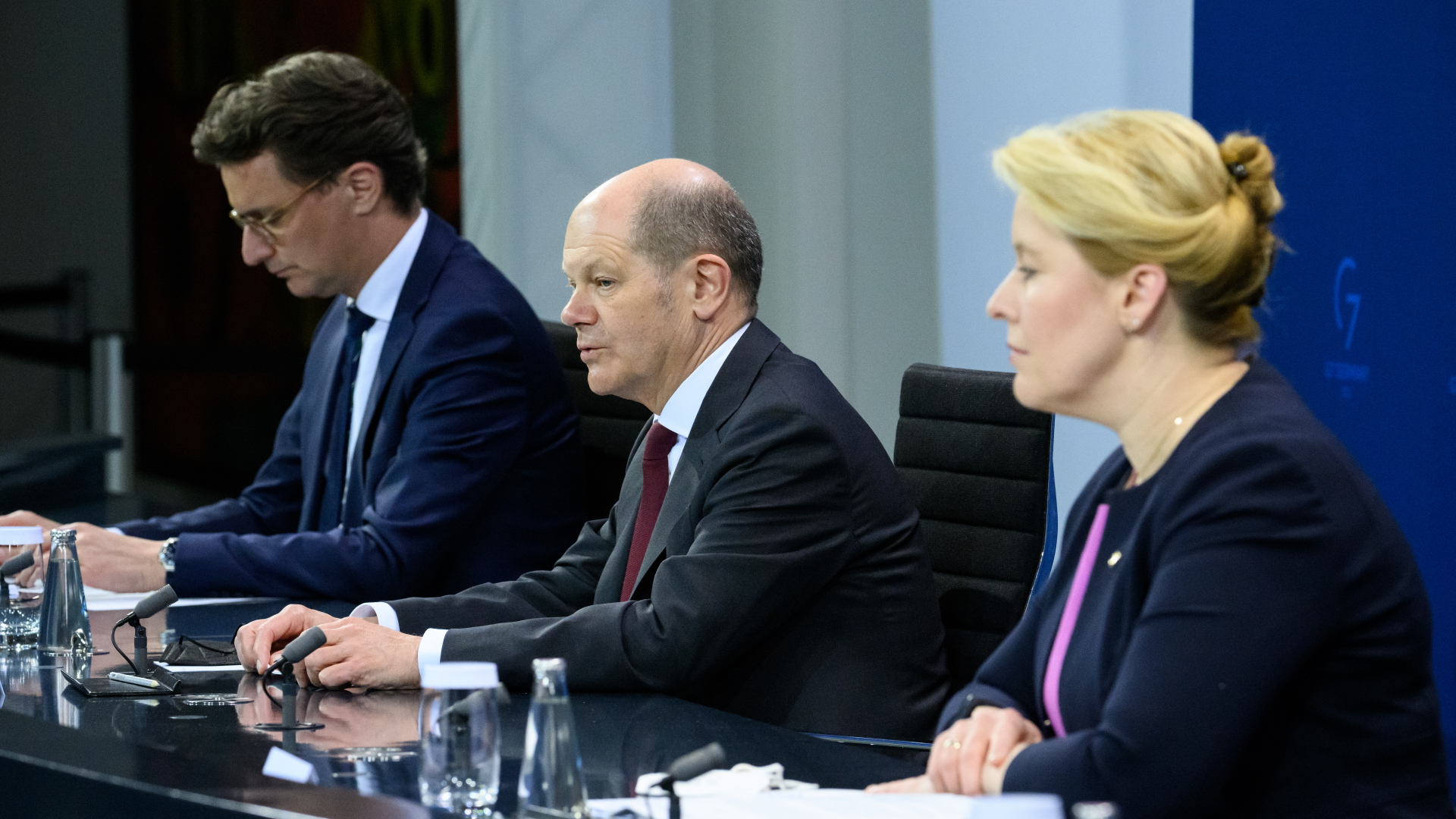 Dietmar Woidke, Olaf Scholz und Manuela Schwesig bei der Pressekonferenz nach den Gesprächen | dpa