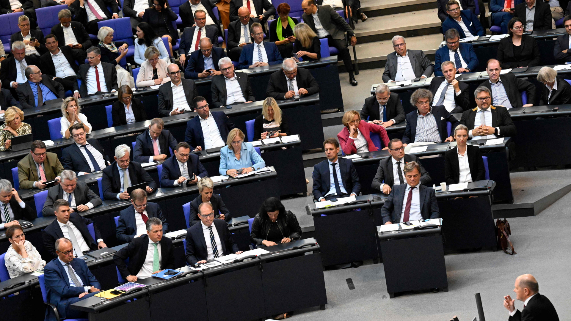 Blick auf die Oppositionsreihen im Bundestag. | AFP