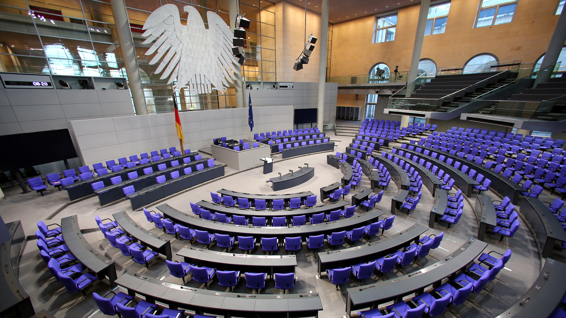 Leerer Plenarsaal des Deutschen Bundestages | picture alliance / Wolfgang Kumm