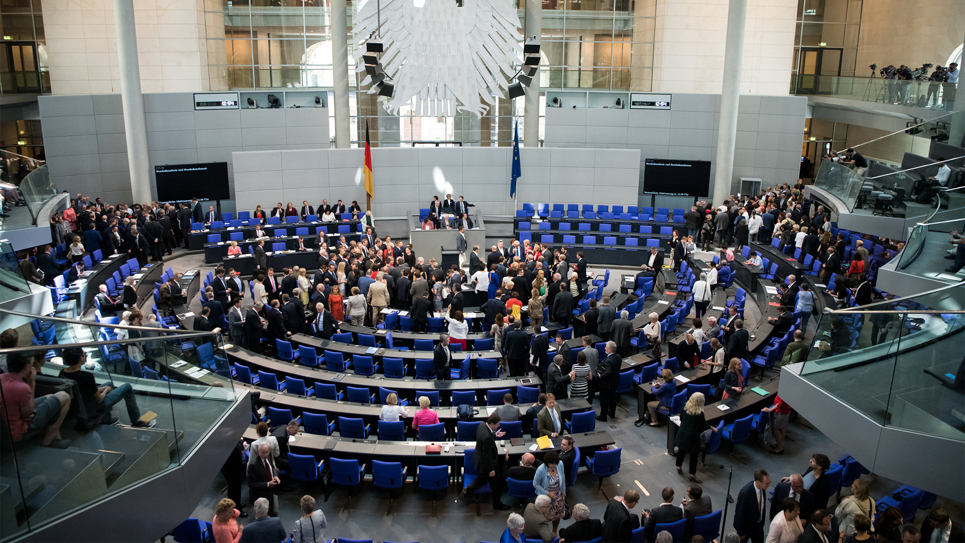 Abstimmung im Bundestag | Bildquelle: dpa