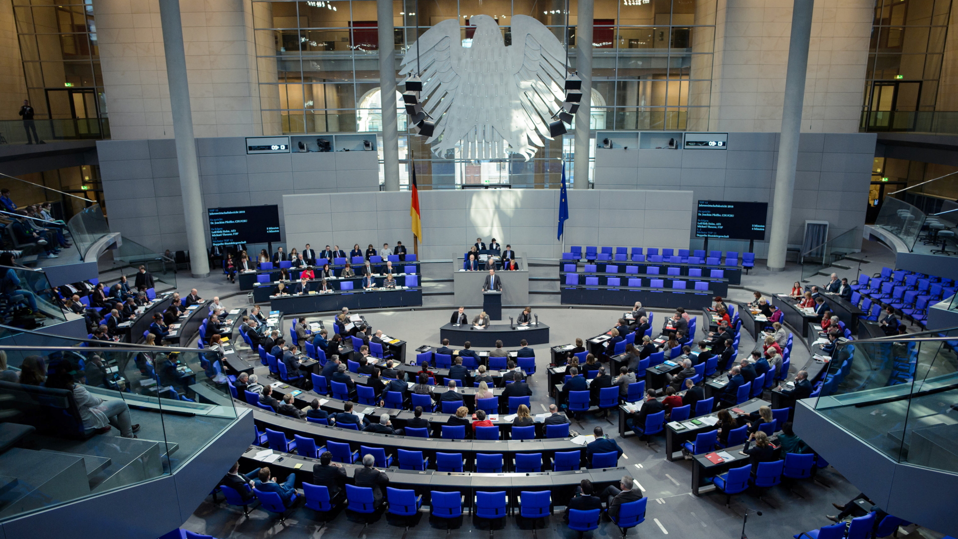 Plenarsetzung in den Bundestag  | dpa
