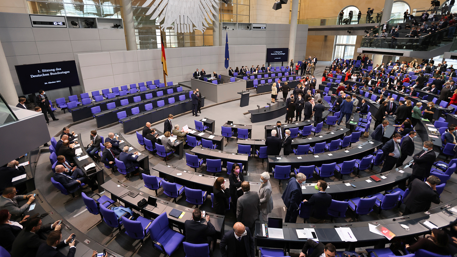 Ein Überblick über die Eröffnungssitzung des Deutschen Bundestages in Berlin. | REUTERS