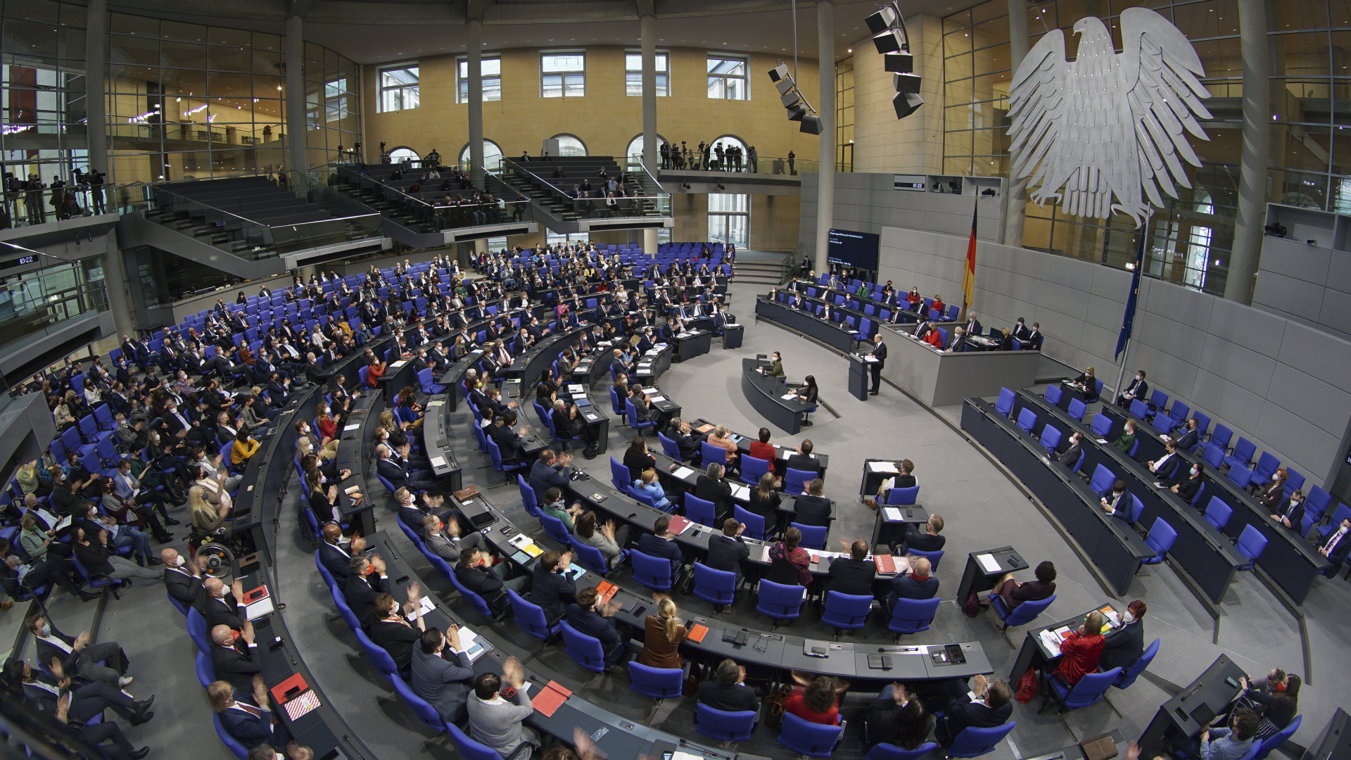 Parlamentarier im Bundestag | AP