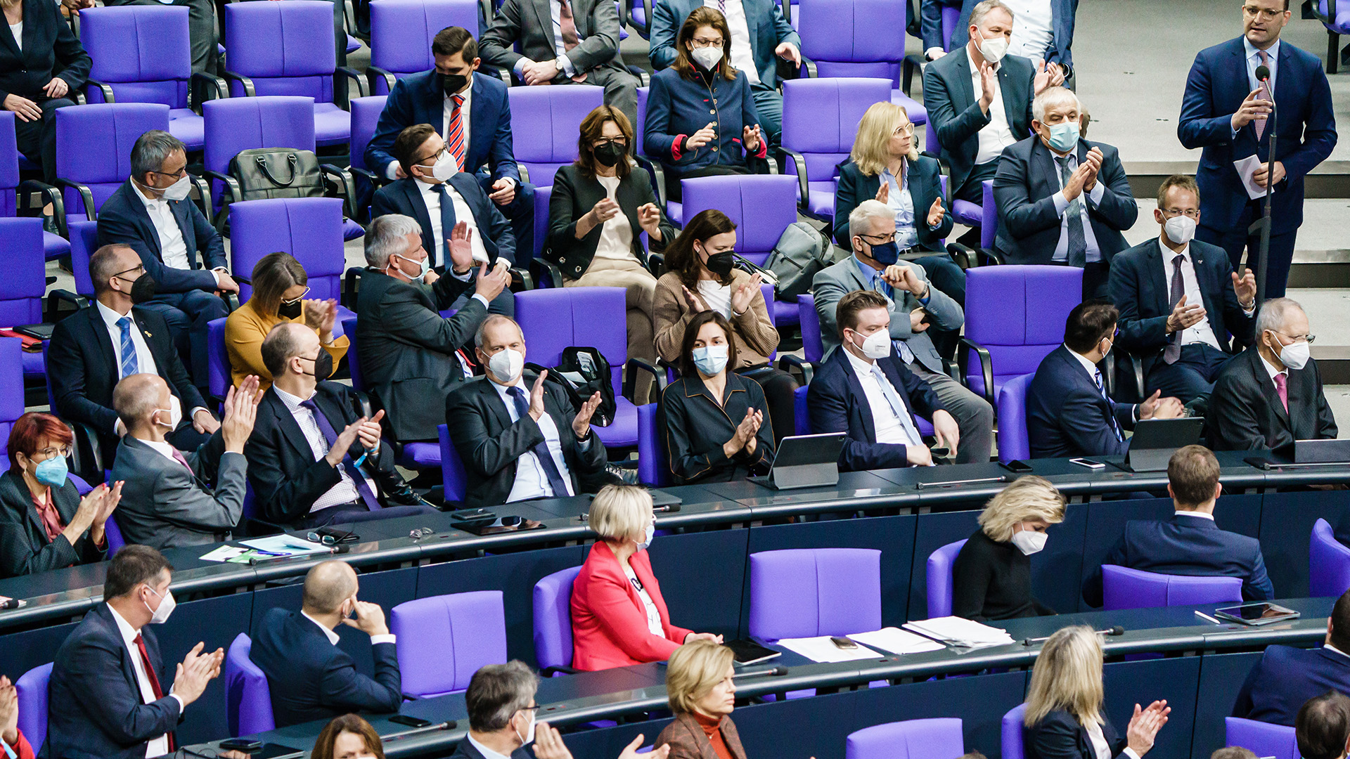 Blick auf Abgeordnete im Bundestag | Bildquelle: EPA