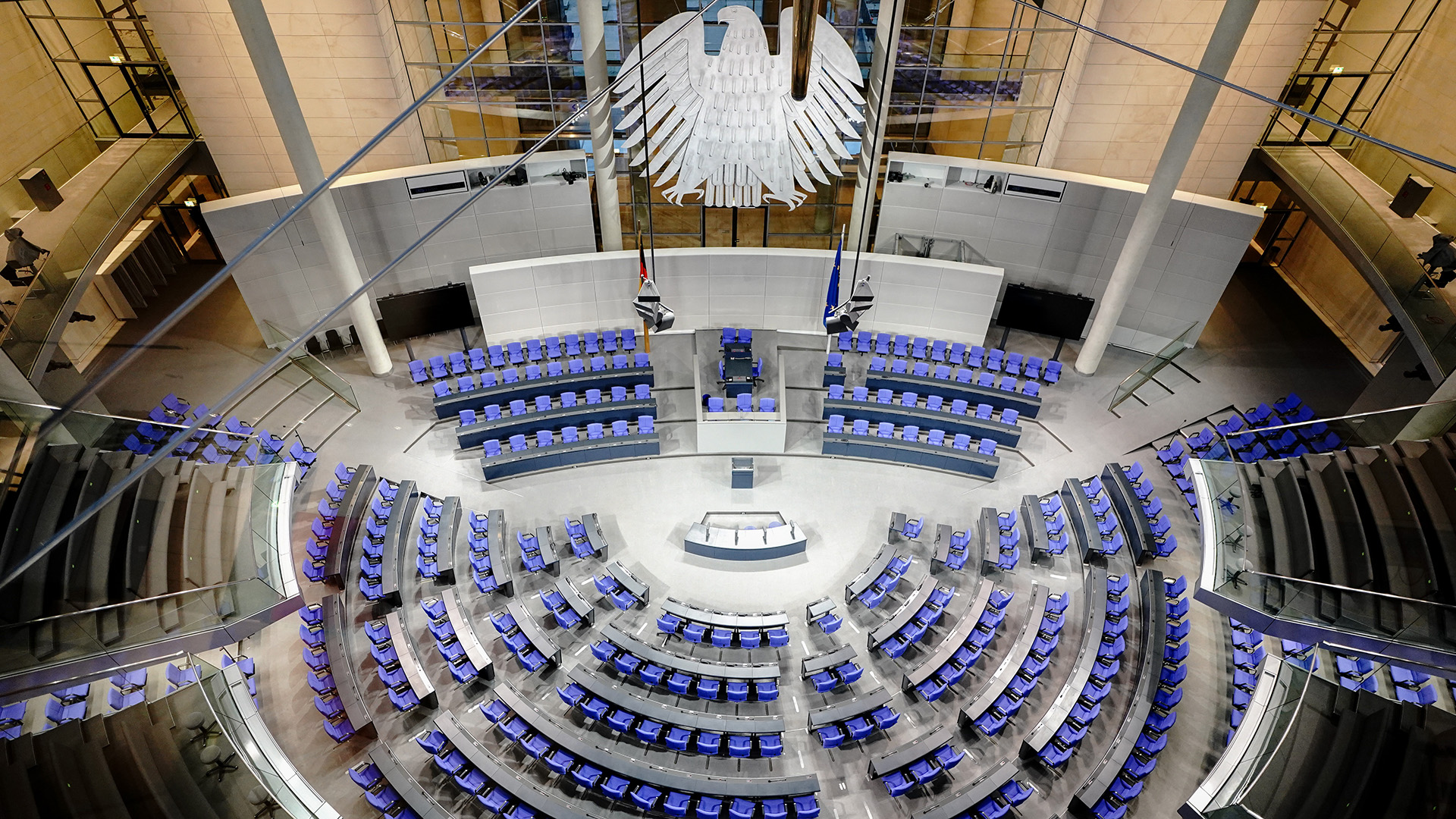 Leerer Plenarsaal des Bundestags | dpa