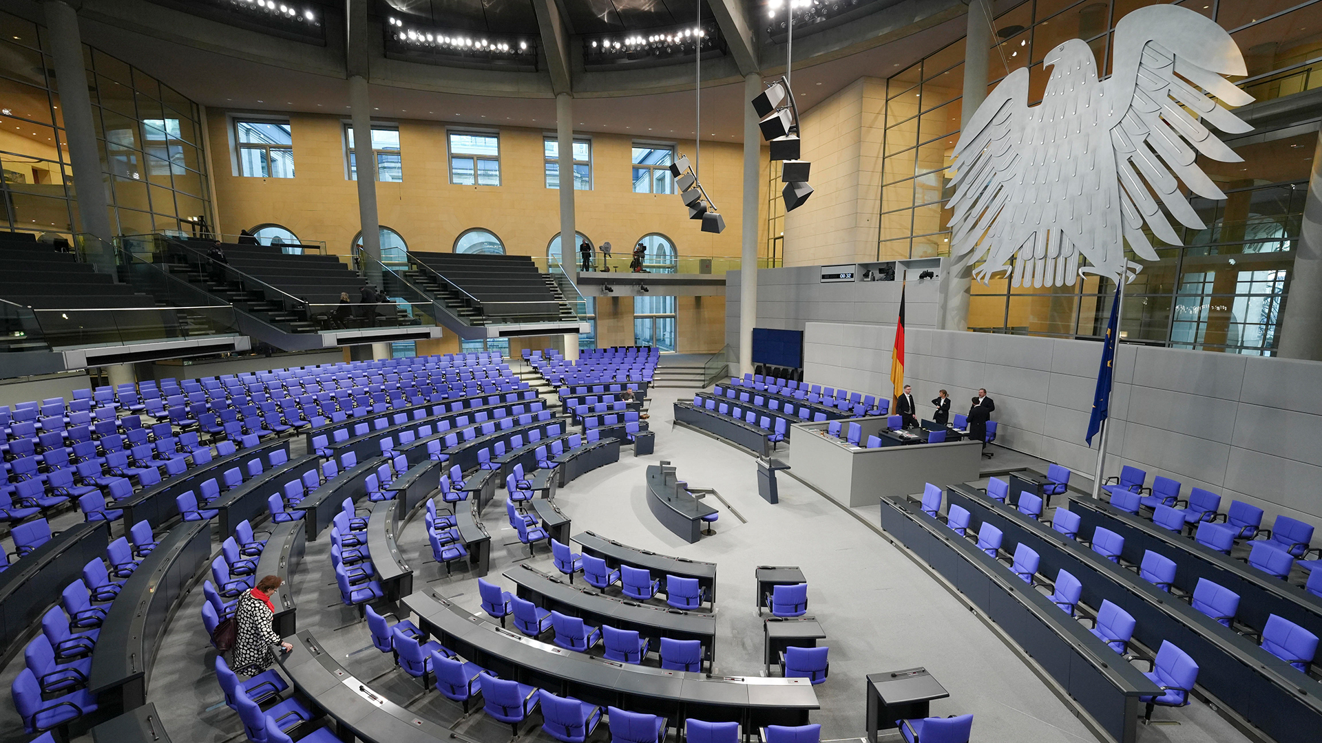 Der leere Plenarsaal des Deutschen Bundestages