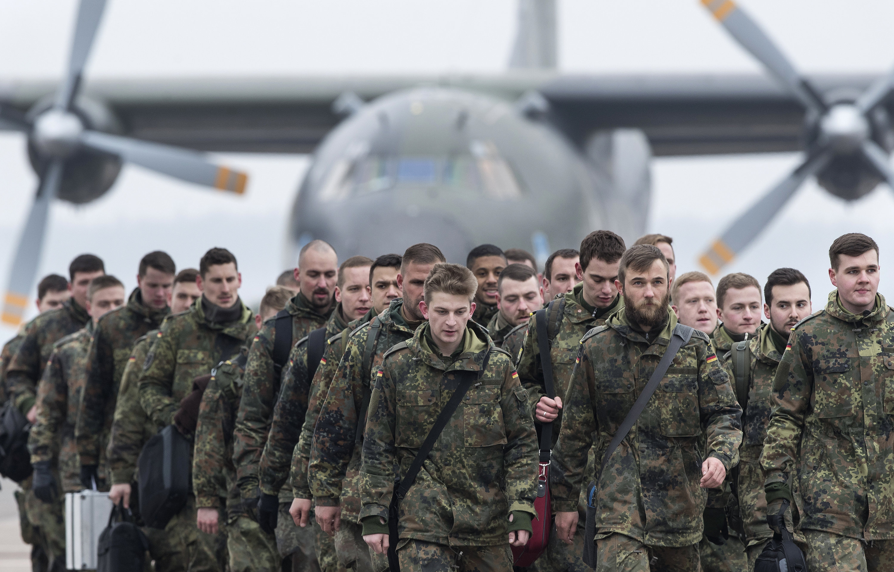 Bundeswehrsoldaten landen in Litauen | dpa