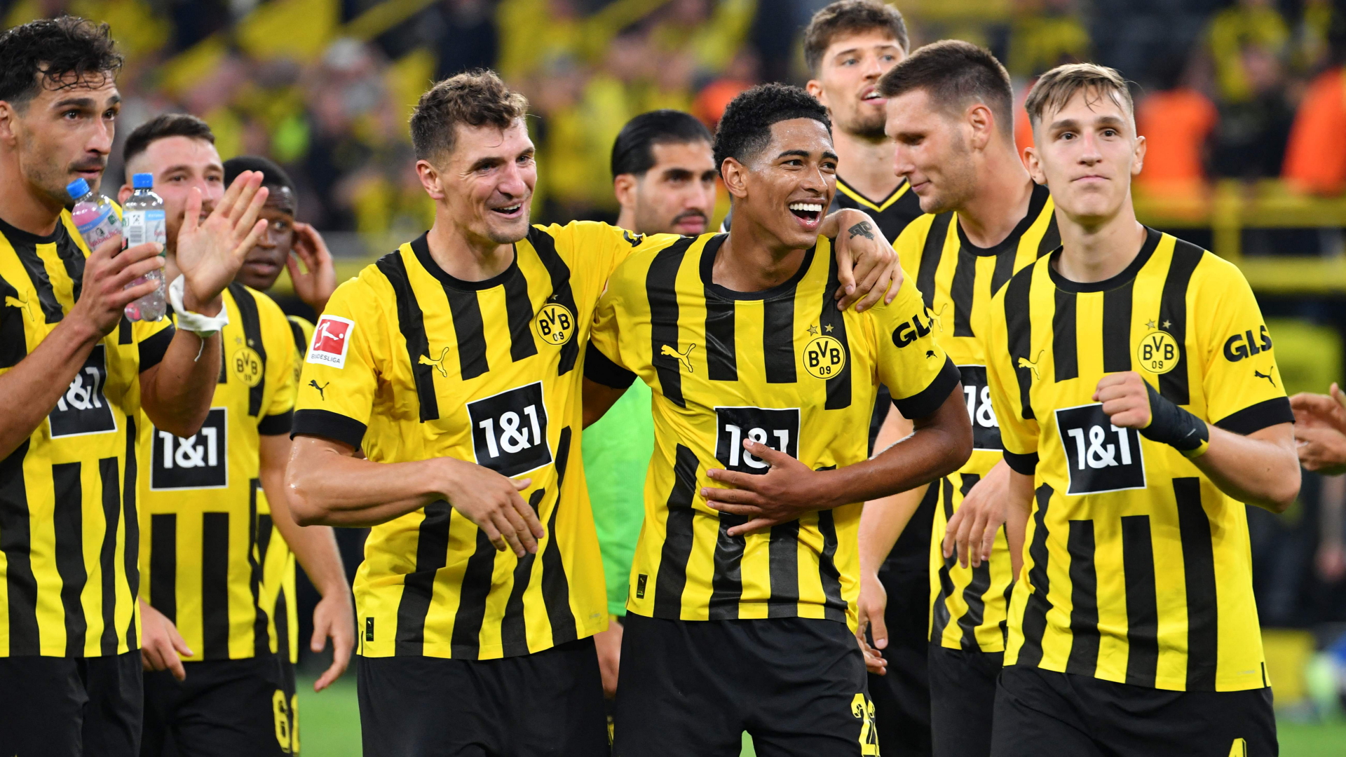 Dortmunder Spieler jubeln | AFP