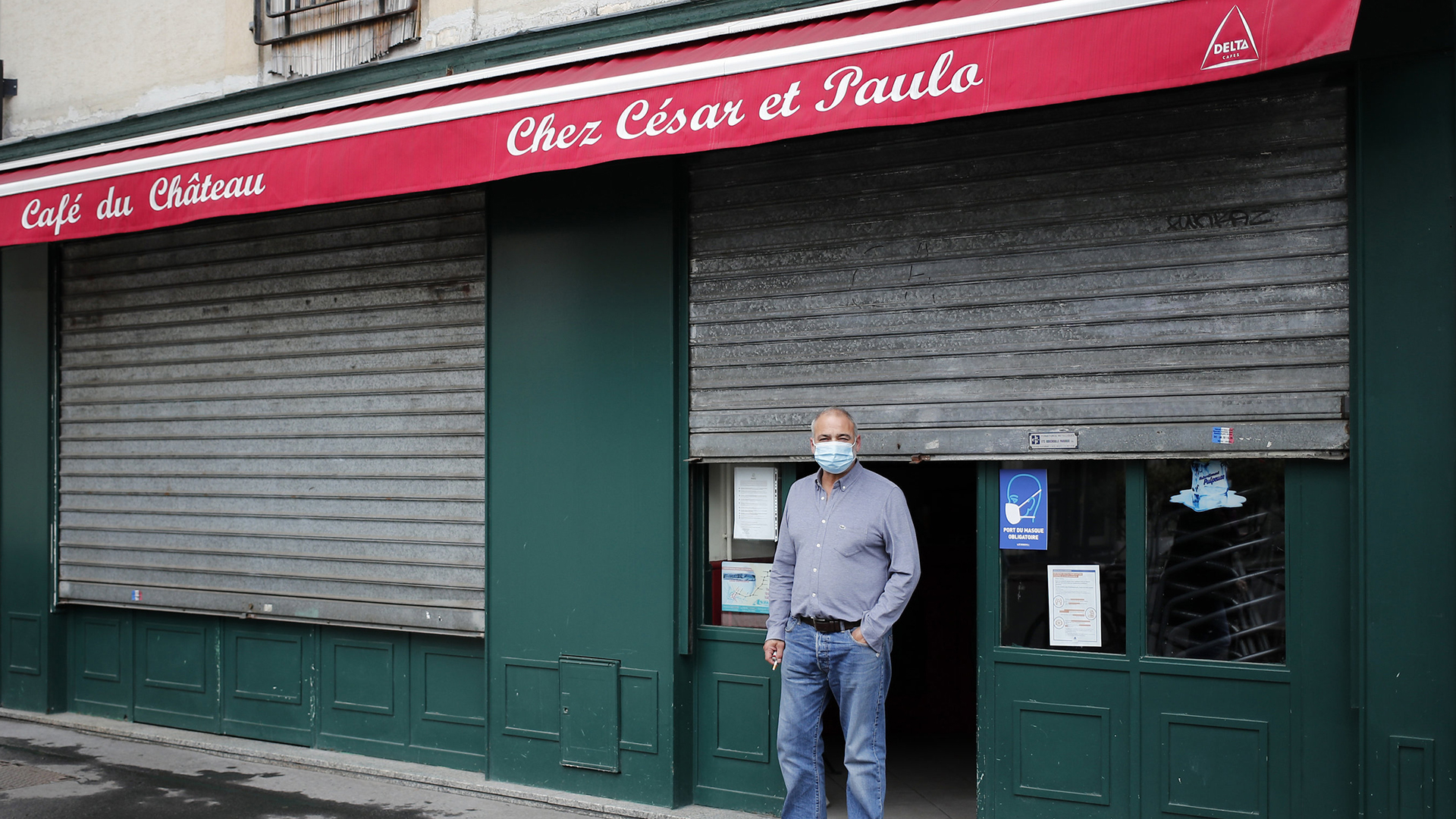 Ein geschlossenes Café in Paris | AP