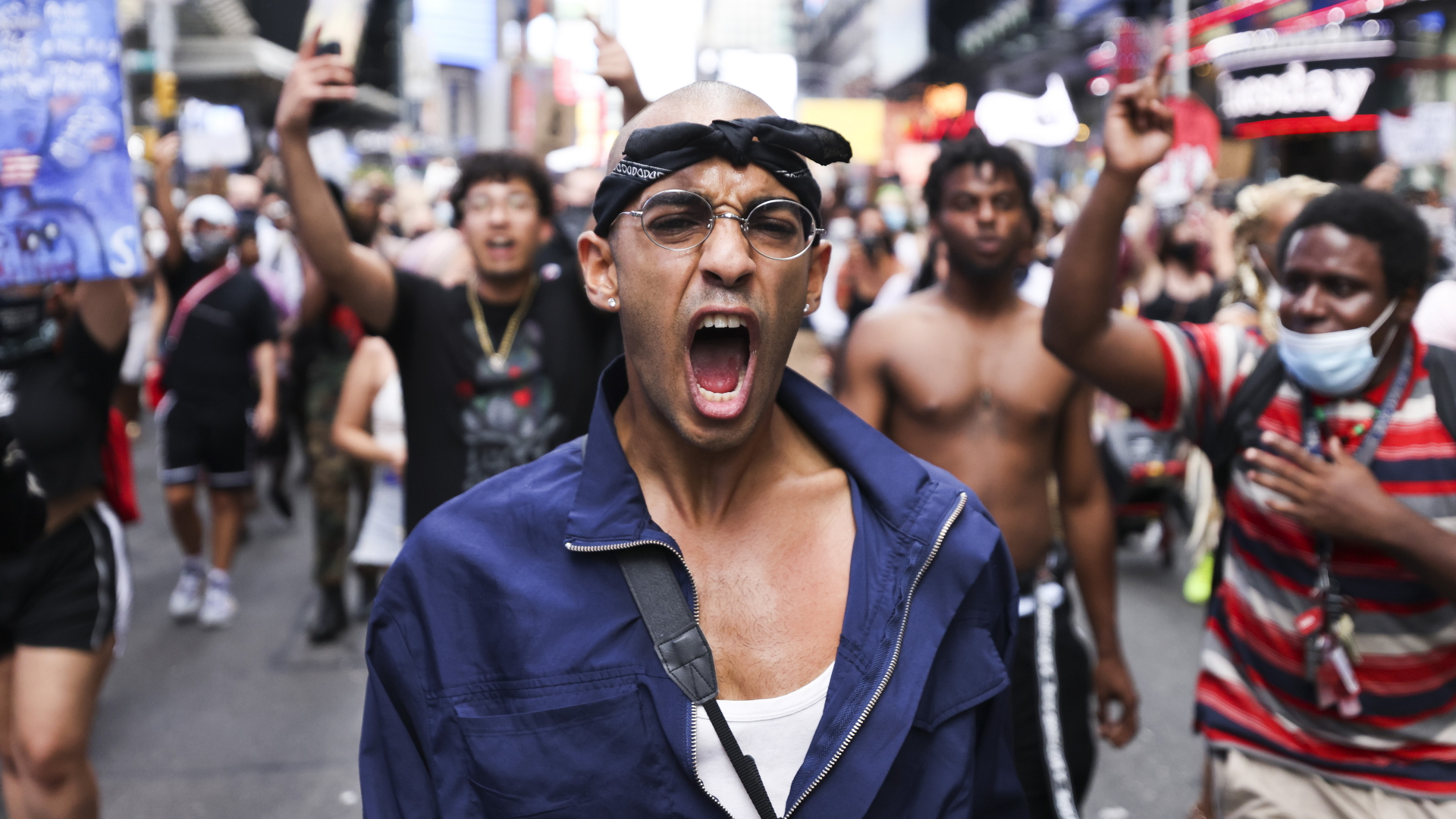 Demonstranten protestieren auf dem Time Square nach Schüssen eines Polizisten auf einen Schwarzen in Kenosha | JUSTIN LANE/EPA-EFE/Shutterstock