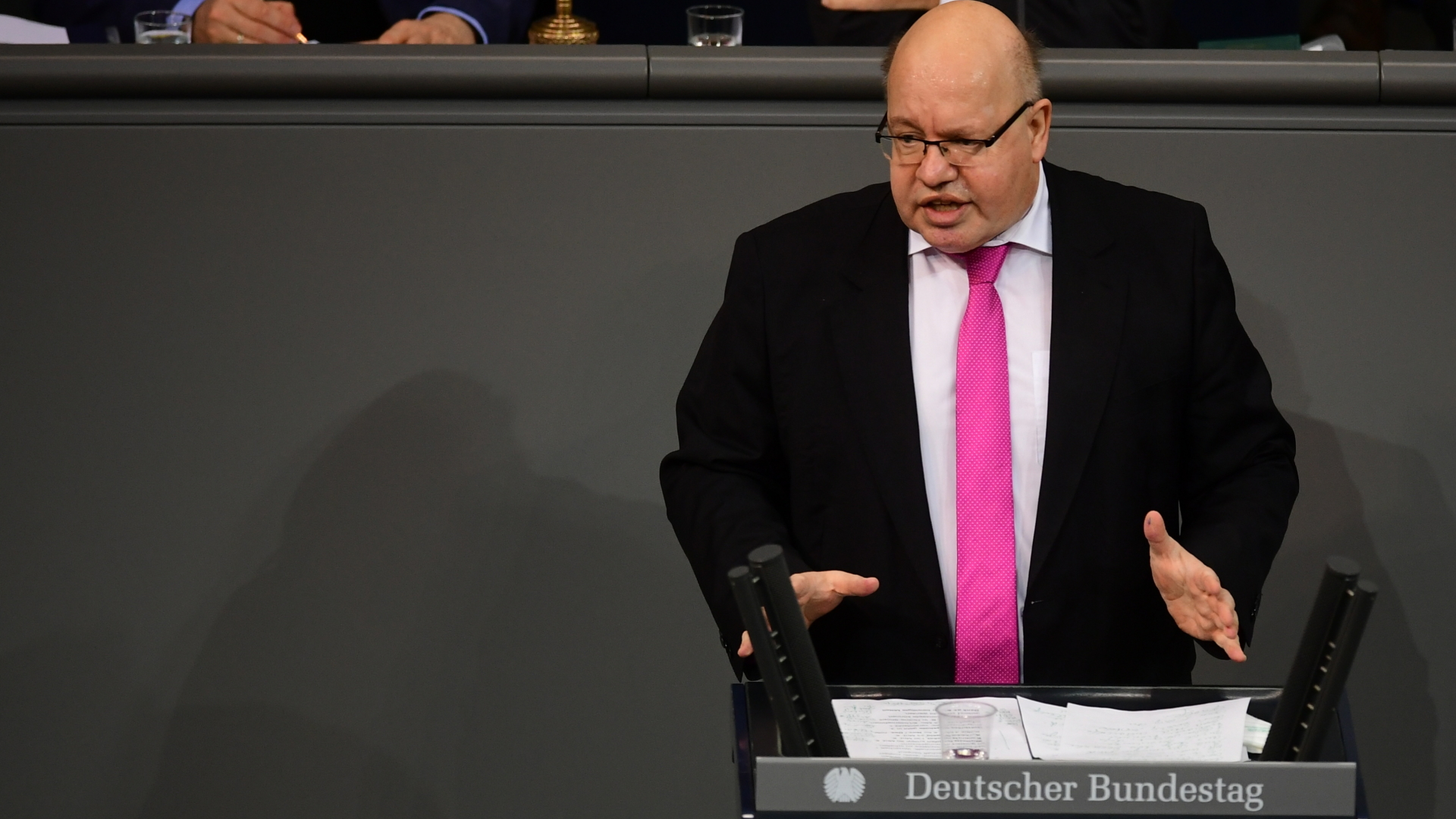 Bundeswirtschaftsminister Peter Altmaier äußert sich im Januar 2021 im Bundestag zu den Corona-Hilfen. | CLEMENS BILAN/EPA-EFE/Shuttersto