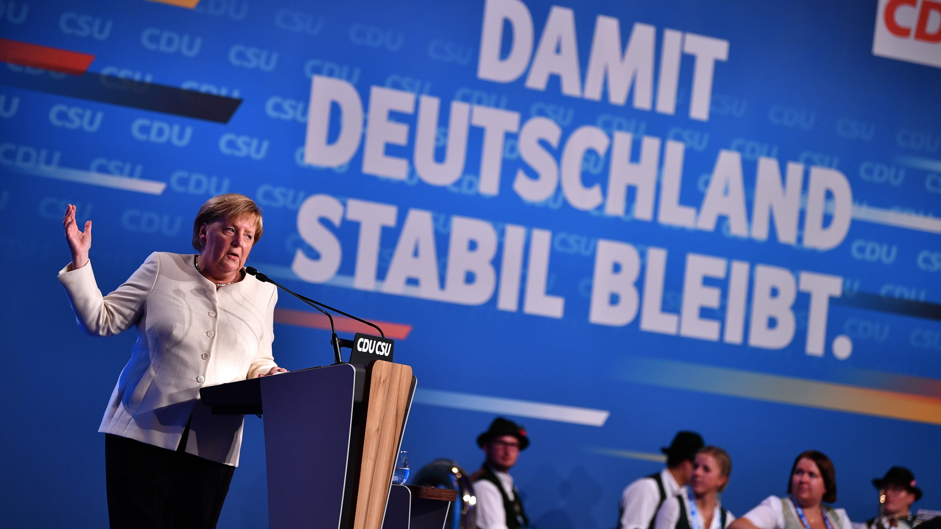 Bundeskanzlerin Angela Merkel spricht auf dem Wahlkampfabschluss der Union 2021 in München.