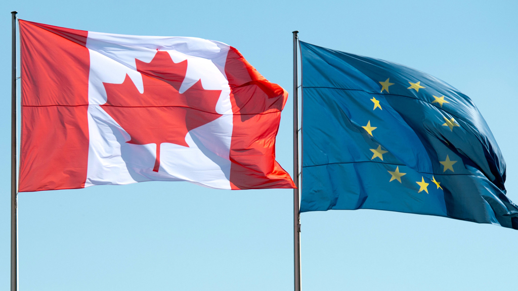 Flaggen Kanada und EU | picture alliance / dpa