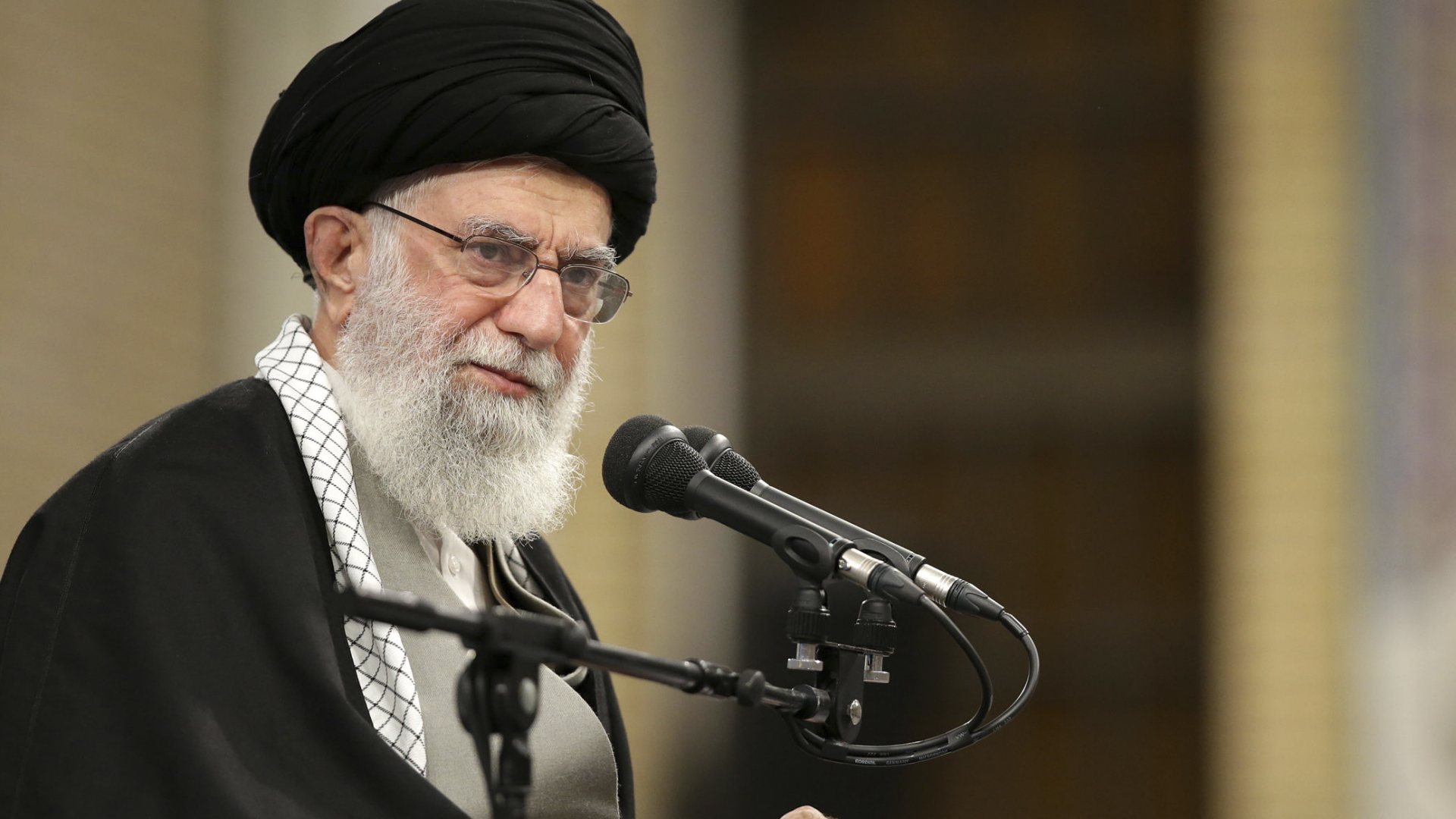 Die vom Büro des obersten iranischen Führers veröffentlichte Aufnahme zeigt den obersten Führer des Iran, Ajatollah Ali Chamenei. | dpa