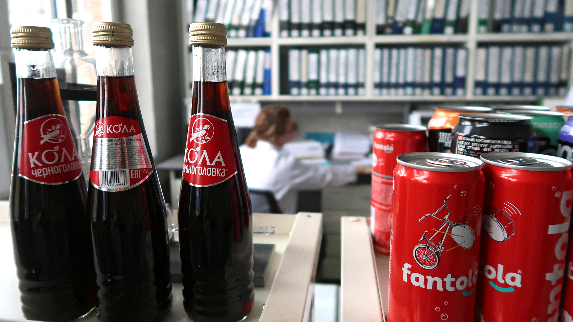 Drei Flaschen der Cola Chernogolovka | REUTERS