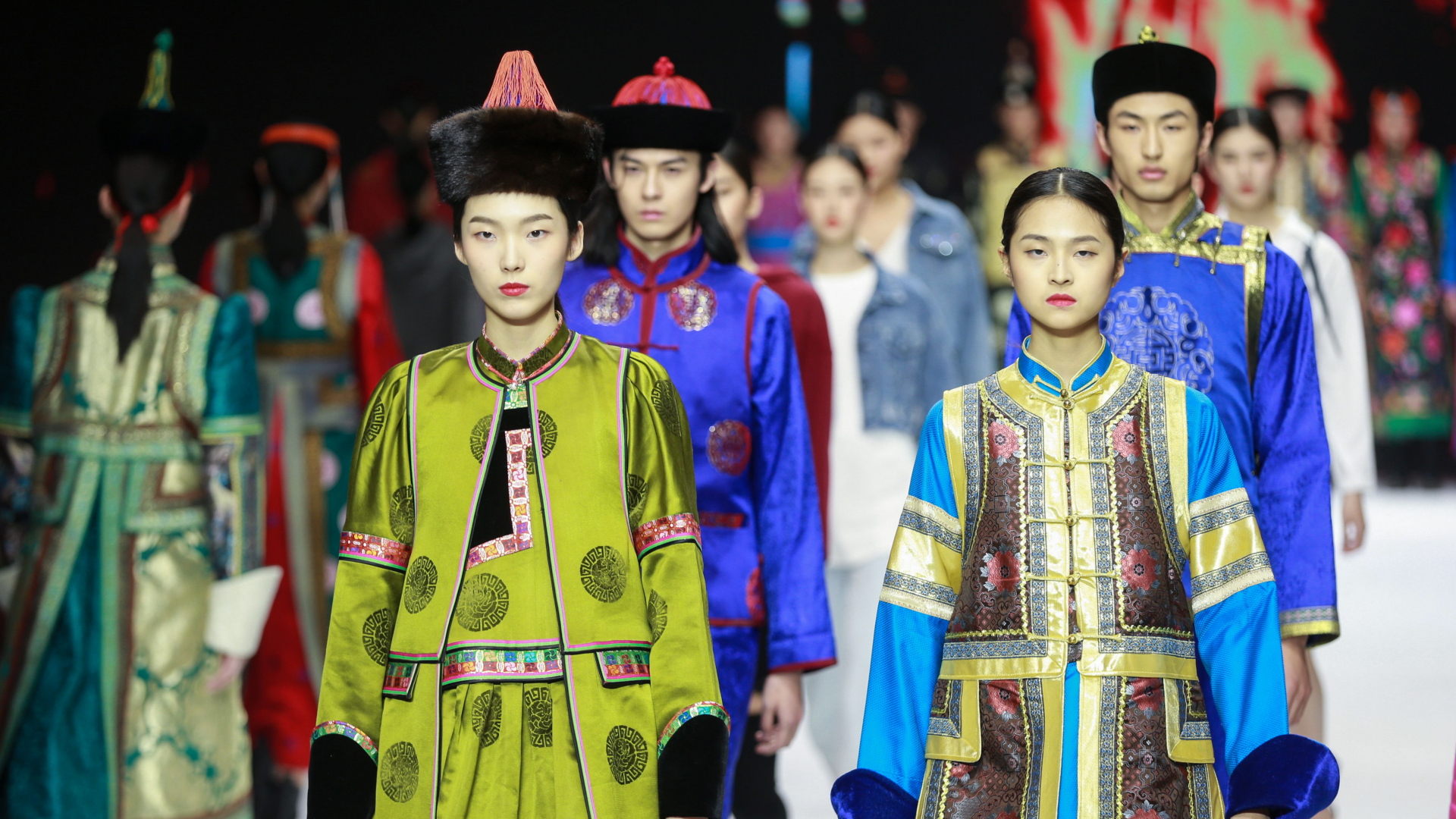 Models auf dem Laufsteg während der China Fashion Week | AFP