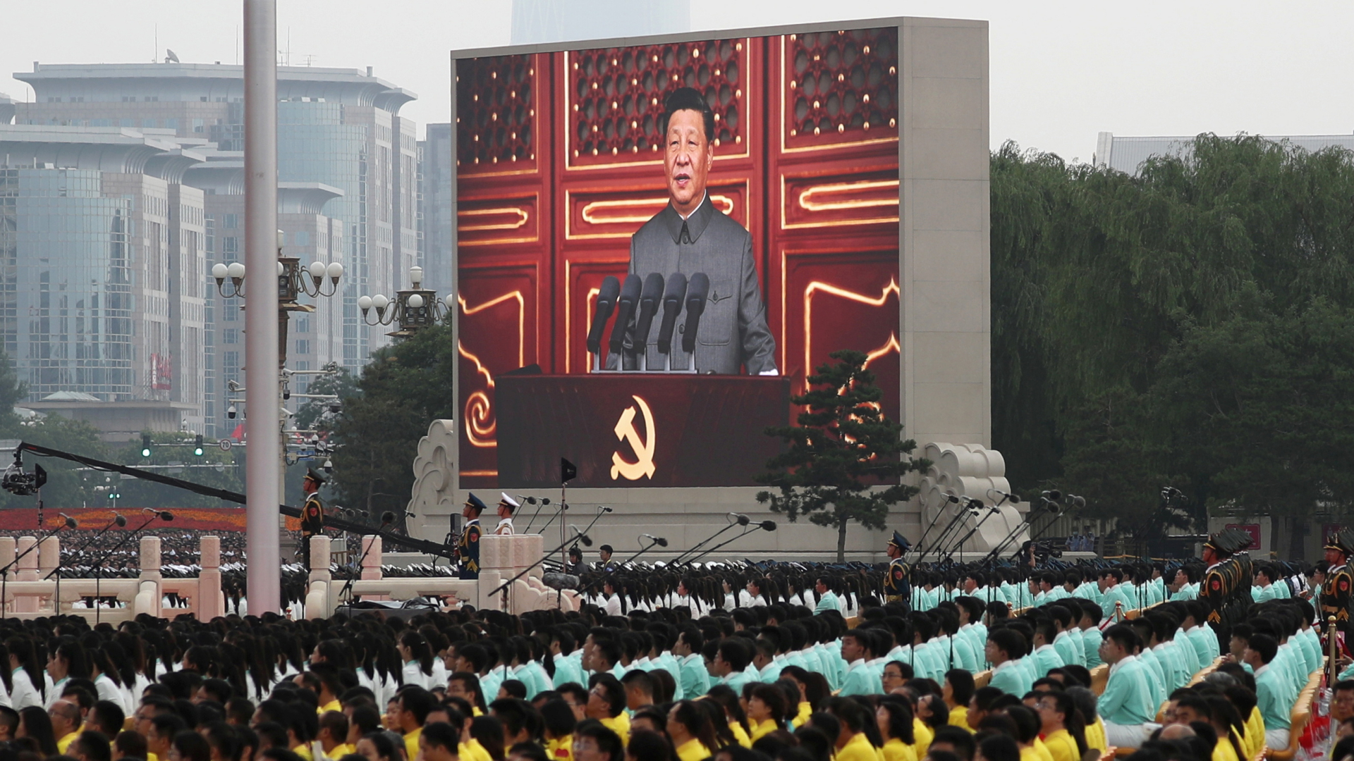 Im ganzen Land wurde Xis Rede auf großen Bildschirmen übertragen, wie hier in Peking. | REUTERS