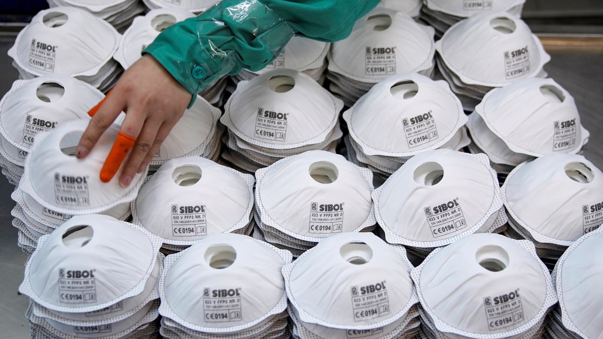 Mundschutz-Masken in einer Fabrik in Shanghai | REUTERS