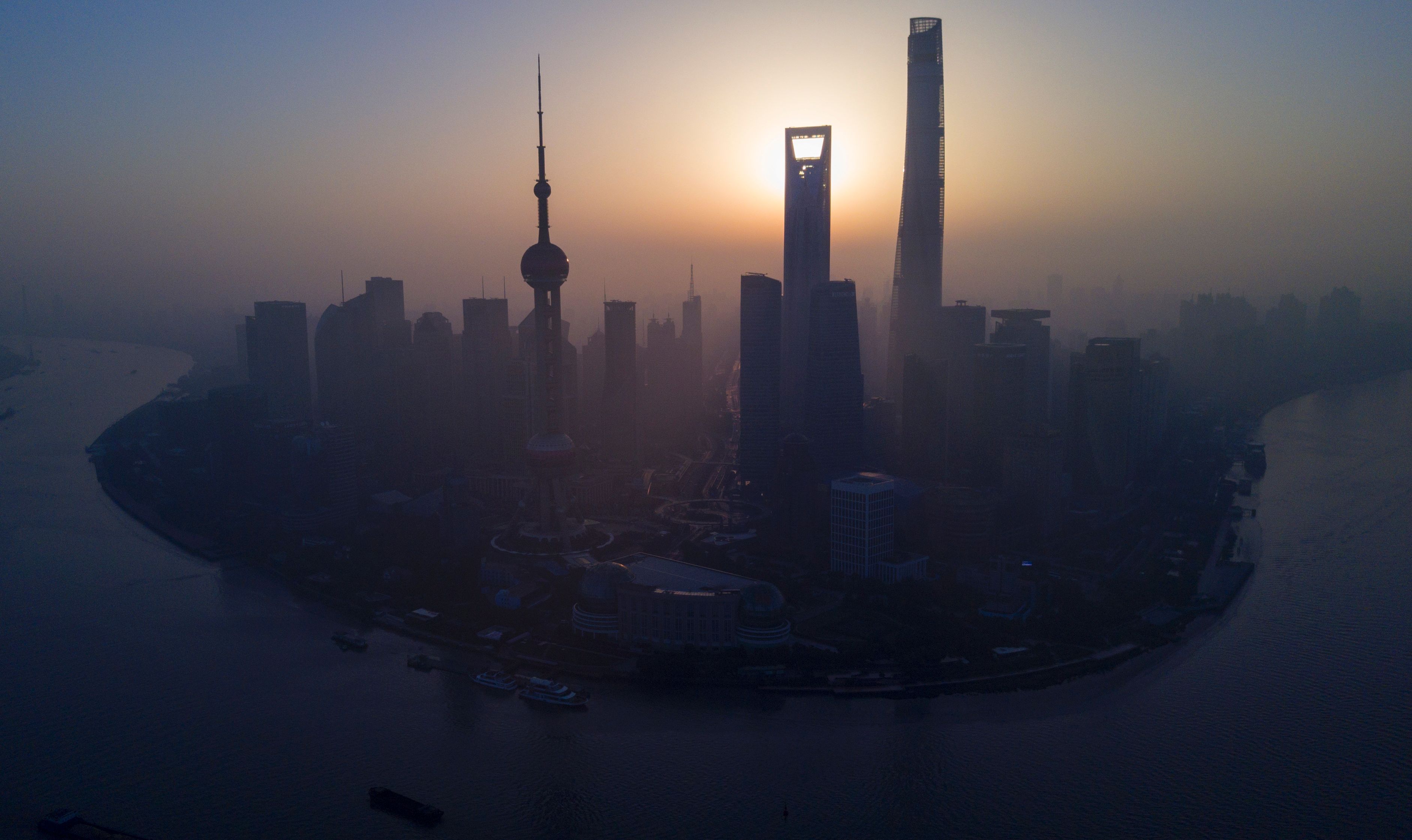 Die Skyline von Shanghais Finanzdistrikt
