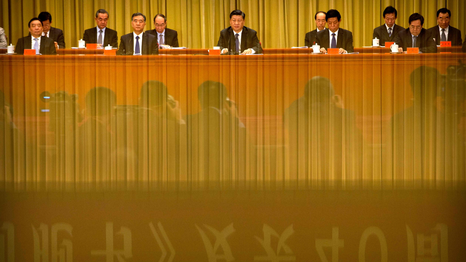 Chinas Präsident Xi spricht während einer Pressekonferenz in der "Großen Halle des Volkes" in Peking. | Bildquelle: AFP