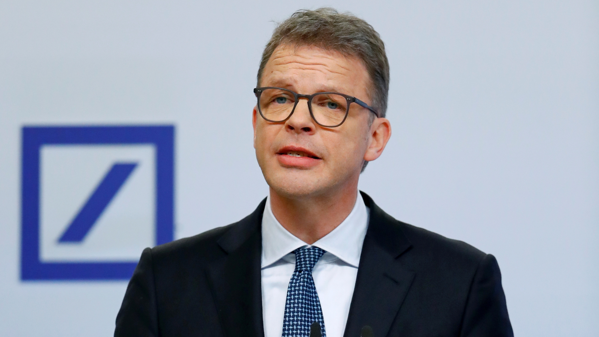 Der Vorstandsvorsitzende der Deutschen Bank, Christian Sewing | REUTERS
