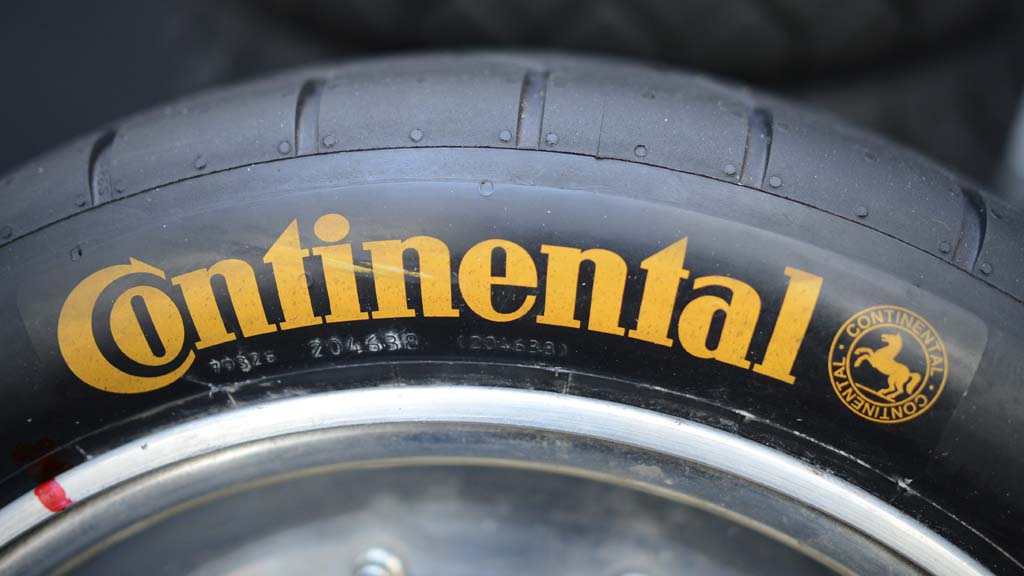 Reifen mit Schriftzug der Zulieferers Continental | dapd