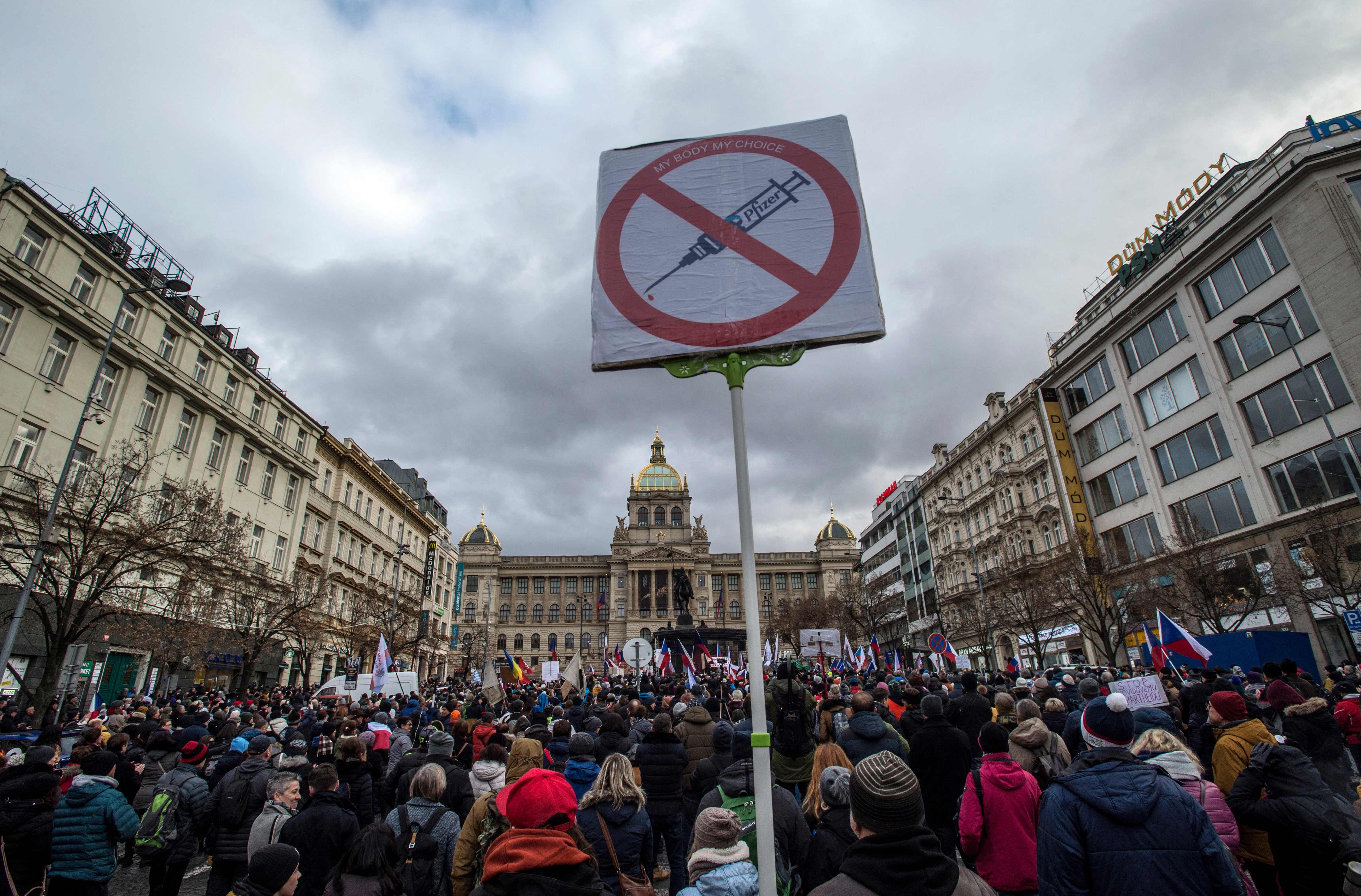 Impfgegner demonstrieren in Prag | AFP
