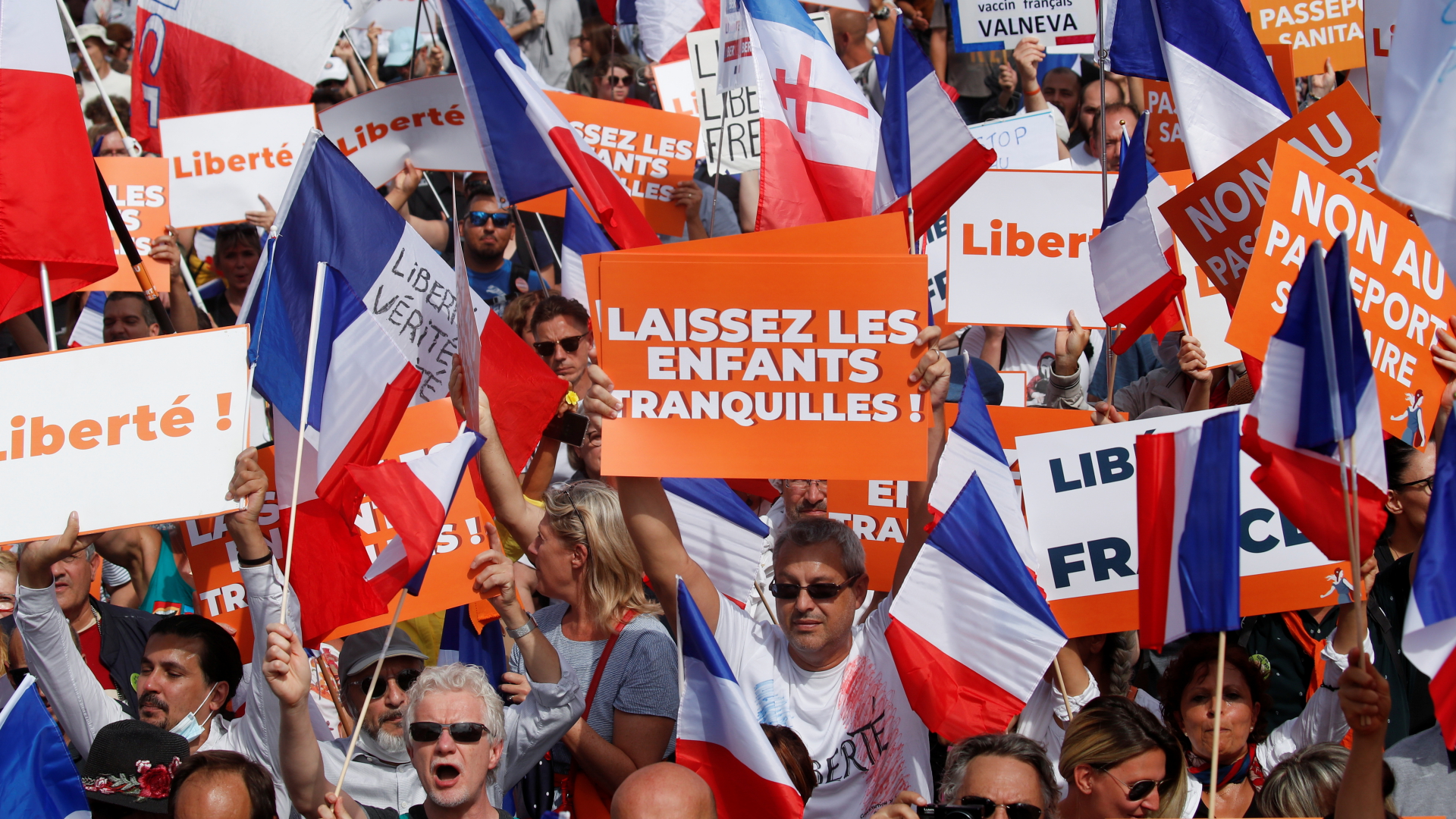 Protest in Paris gegen Corona-Maßnahmen | REUTERS