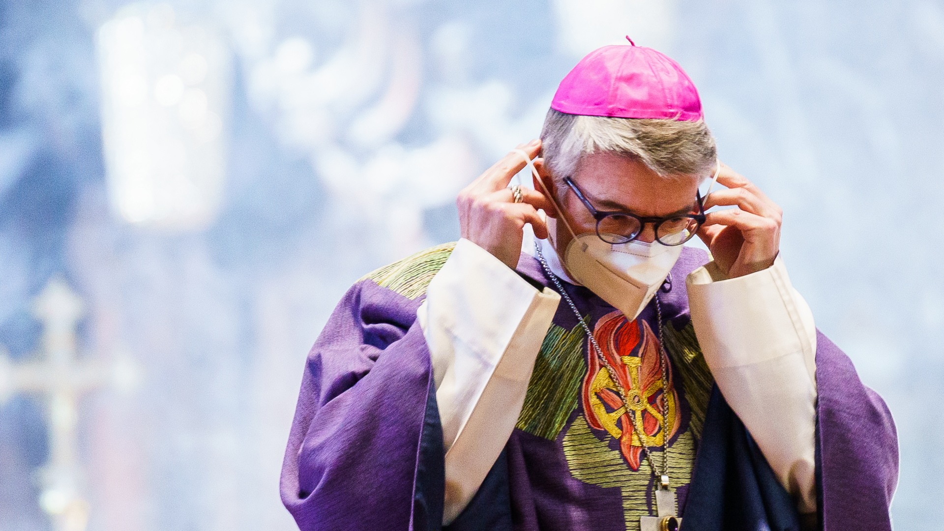 Peter Kohlgraf, Bischof von Mainz, beim Gottesdienst für die Corona-Opfer | dpa